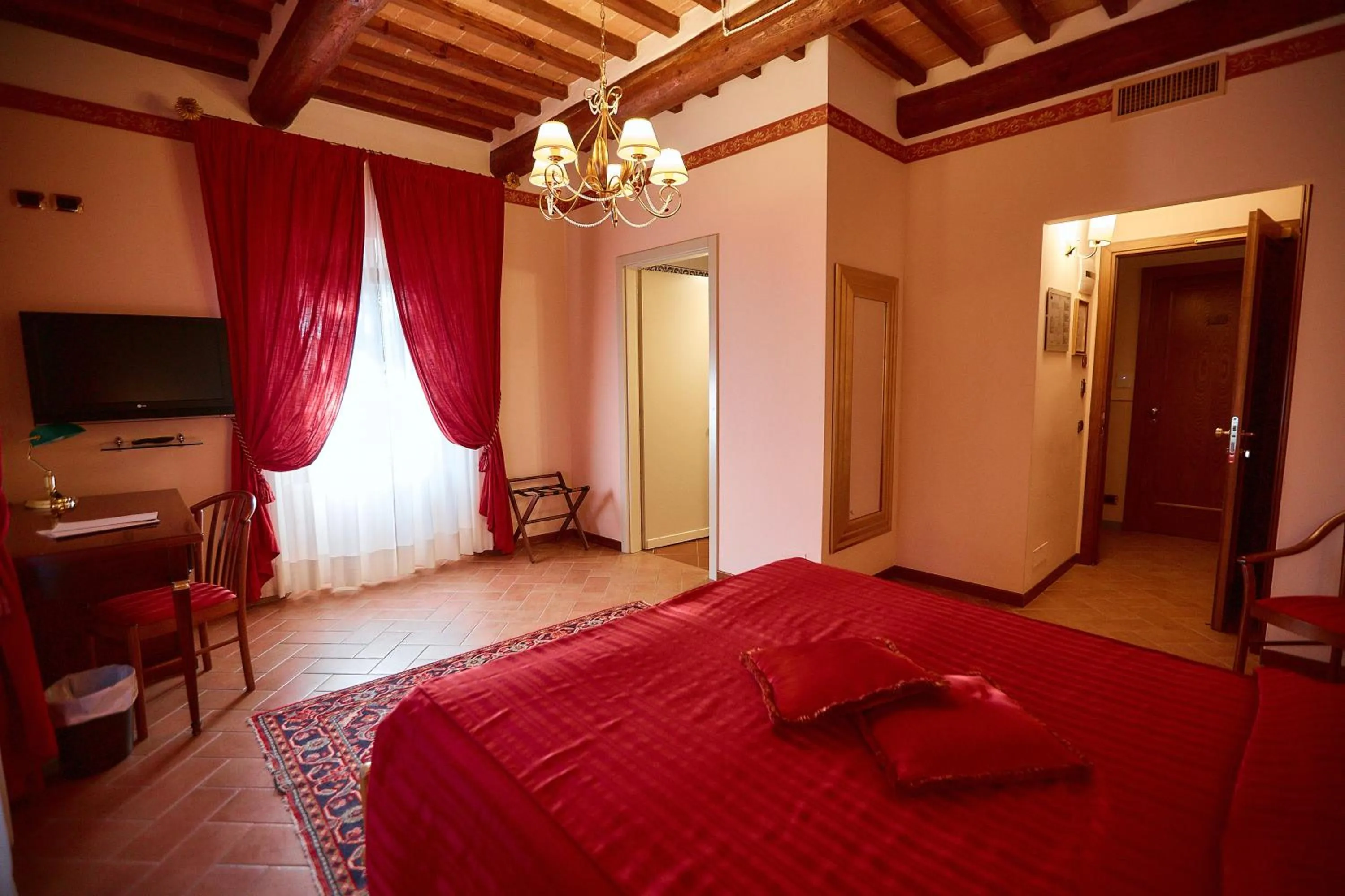 Photo of the whole room, Bed in Hotel Villa Il Patriarca