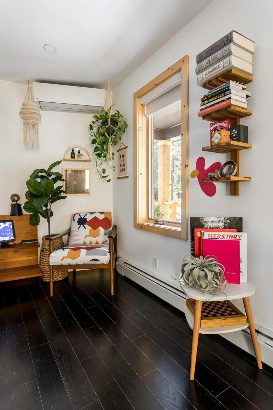 Seating area in The Herwood Inn