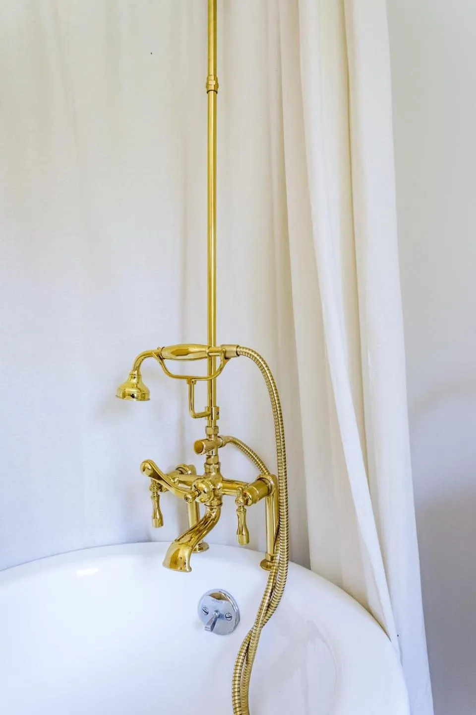 Bathroom, Bed in The Herwood Inn