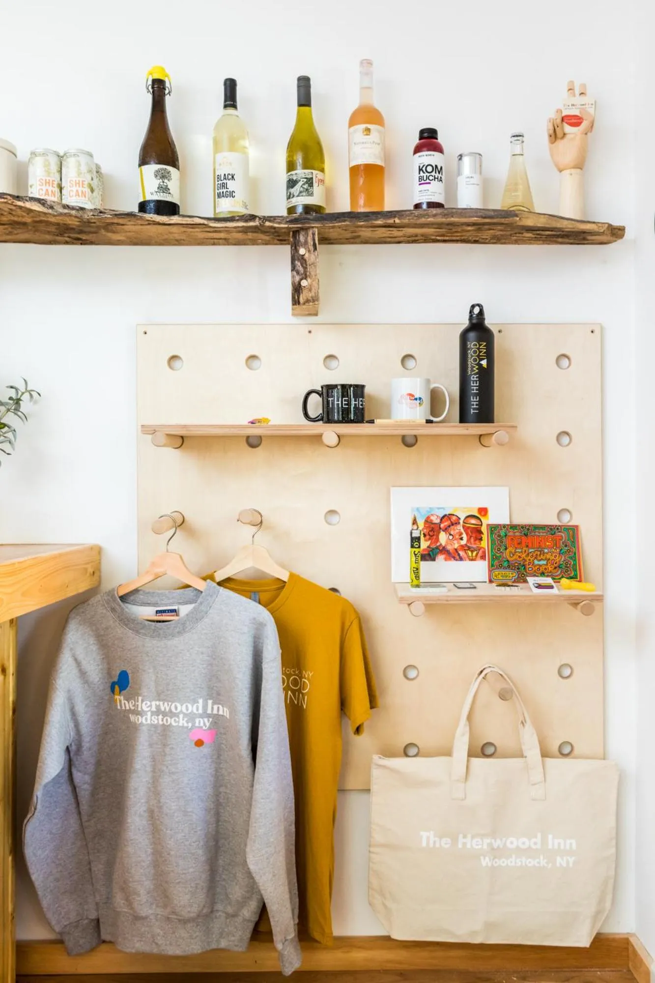 On-site shops in The Herwood Inn