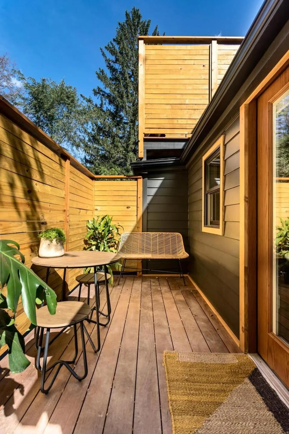 Patio in The Herwood Inn