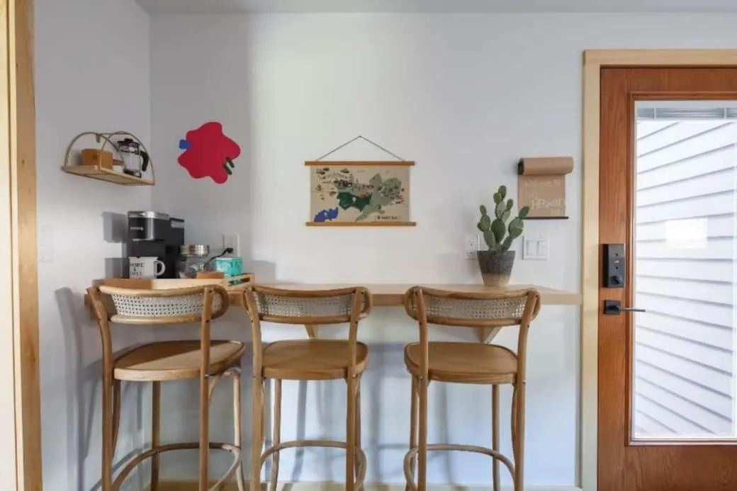 Living room in The Herwood Inn