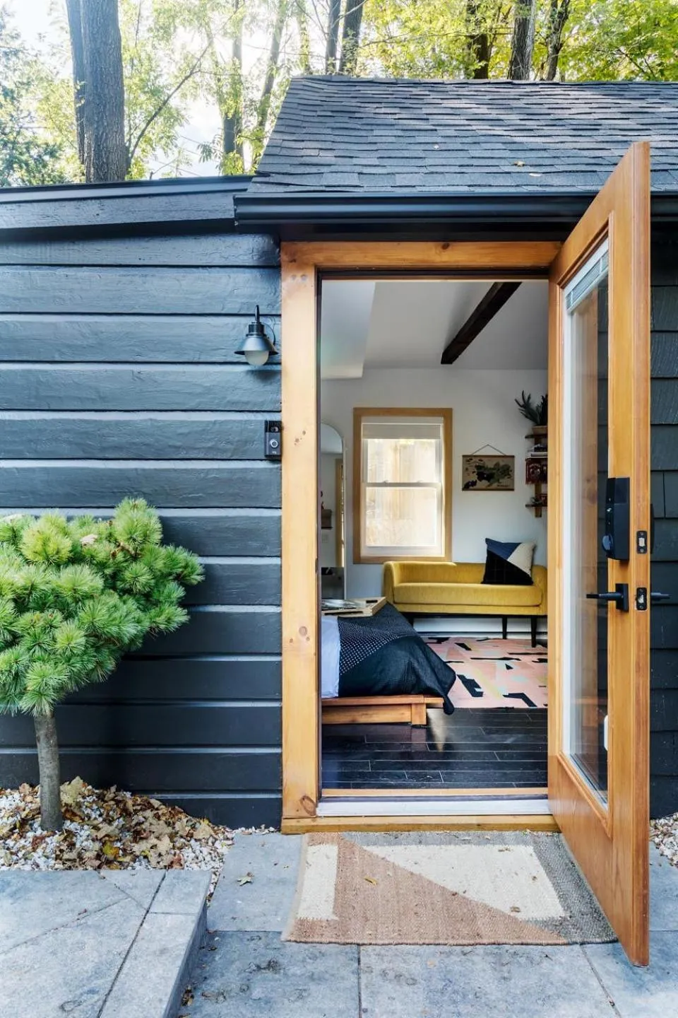 Facade/entrance in The Herwood Inn