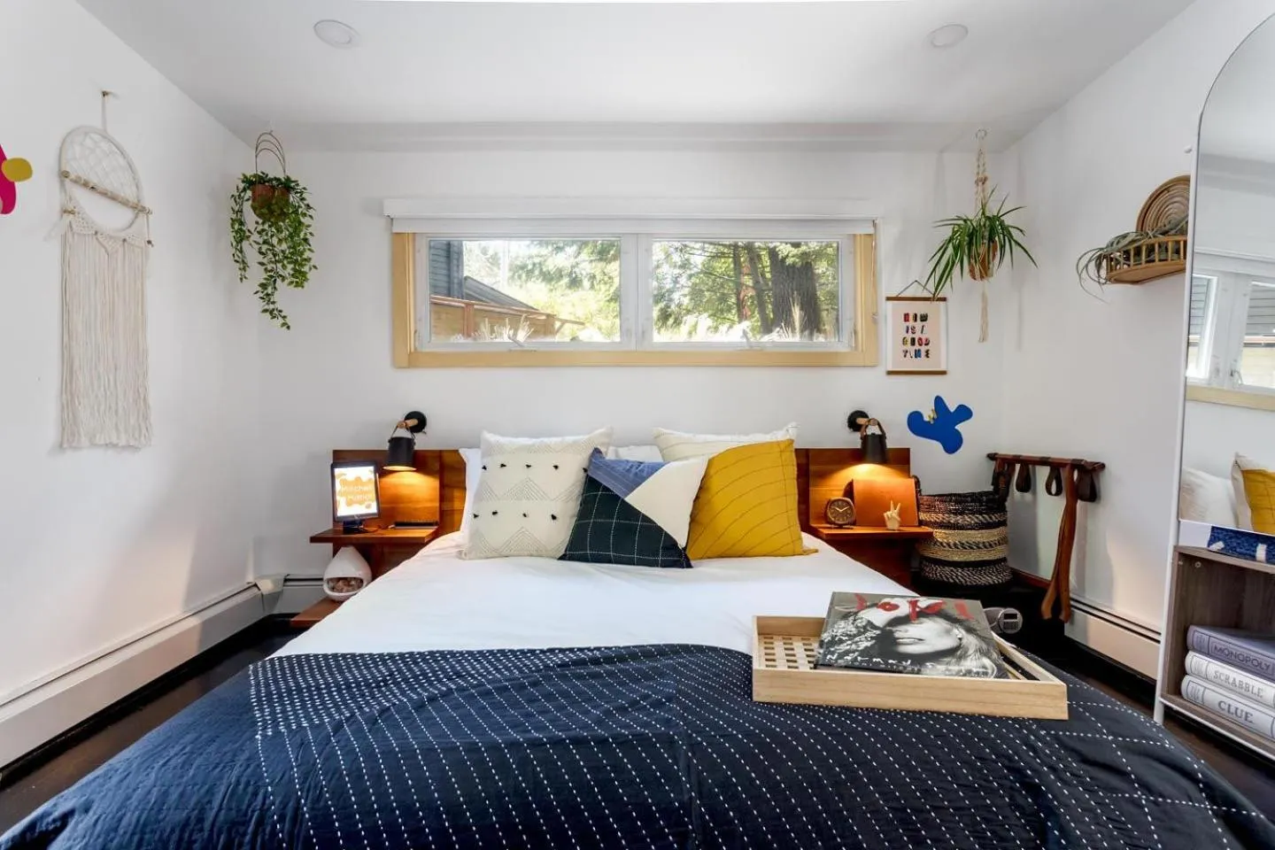 Bed in The Herwood Inn