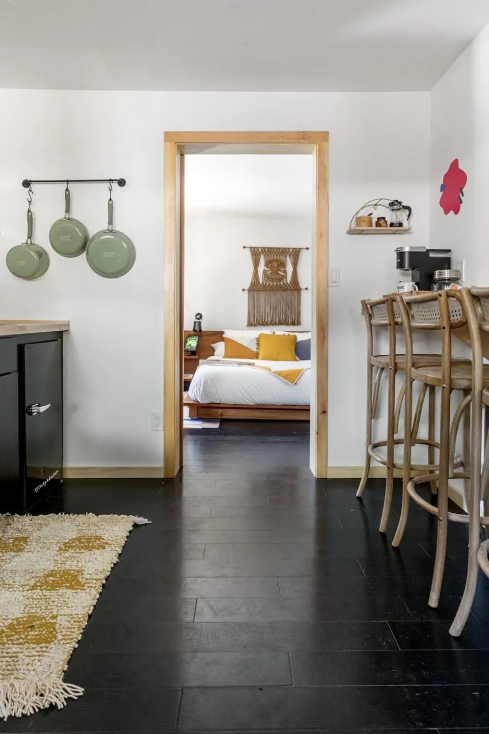 Photo of the whole room, Bed in The Herwood Inn