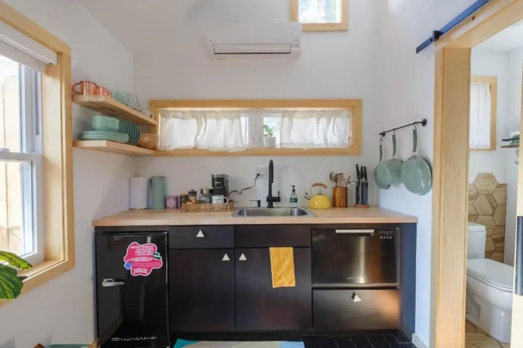 Kitchen or kitchenette in The Herwood Inn