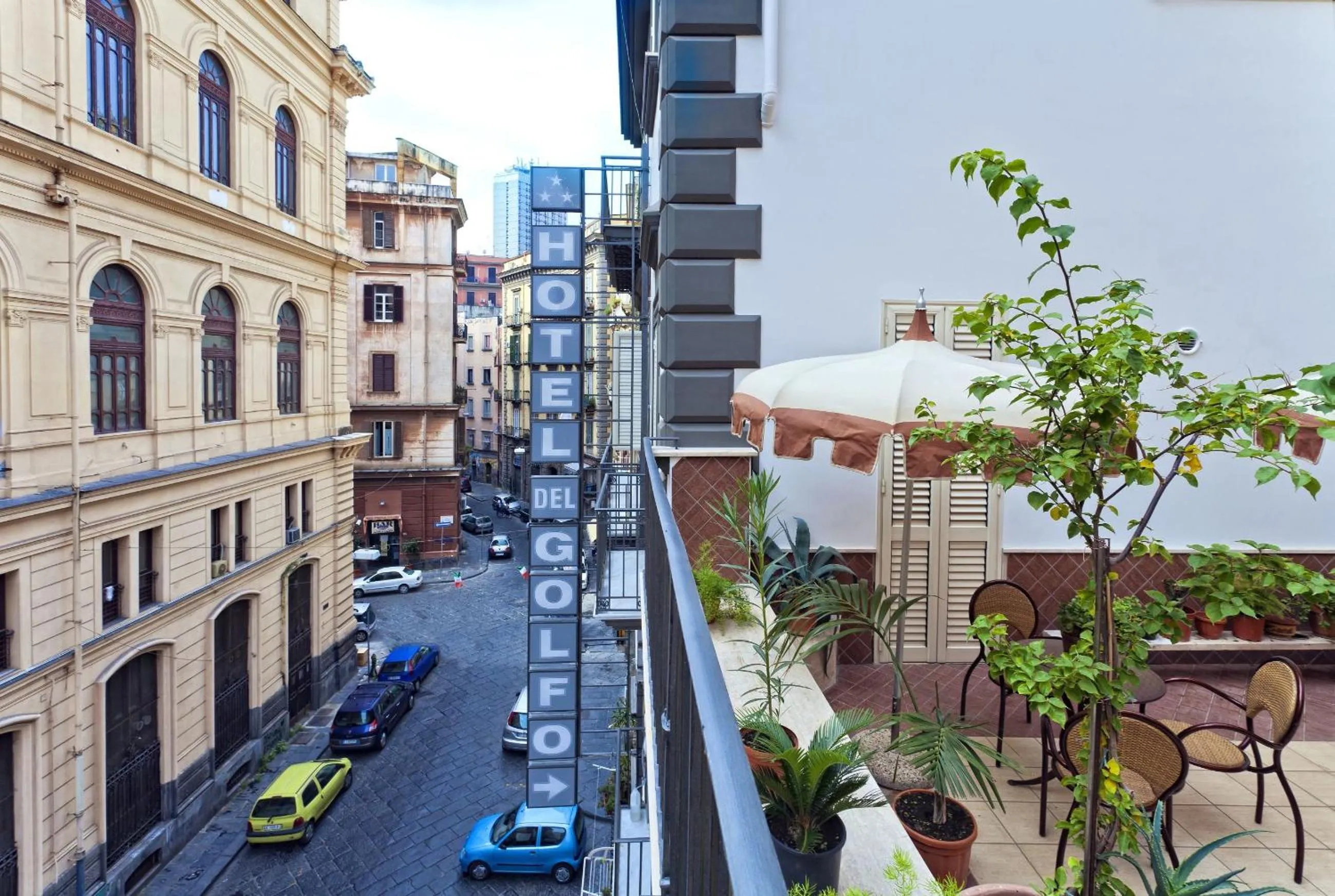 Facade/entrance in Albergo del Golfo