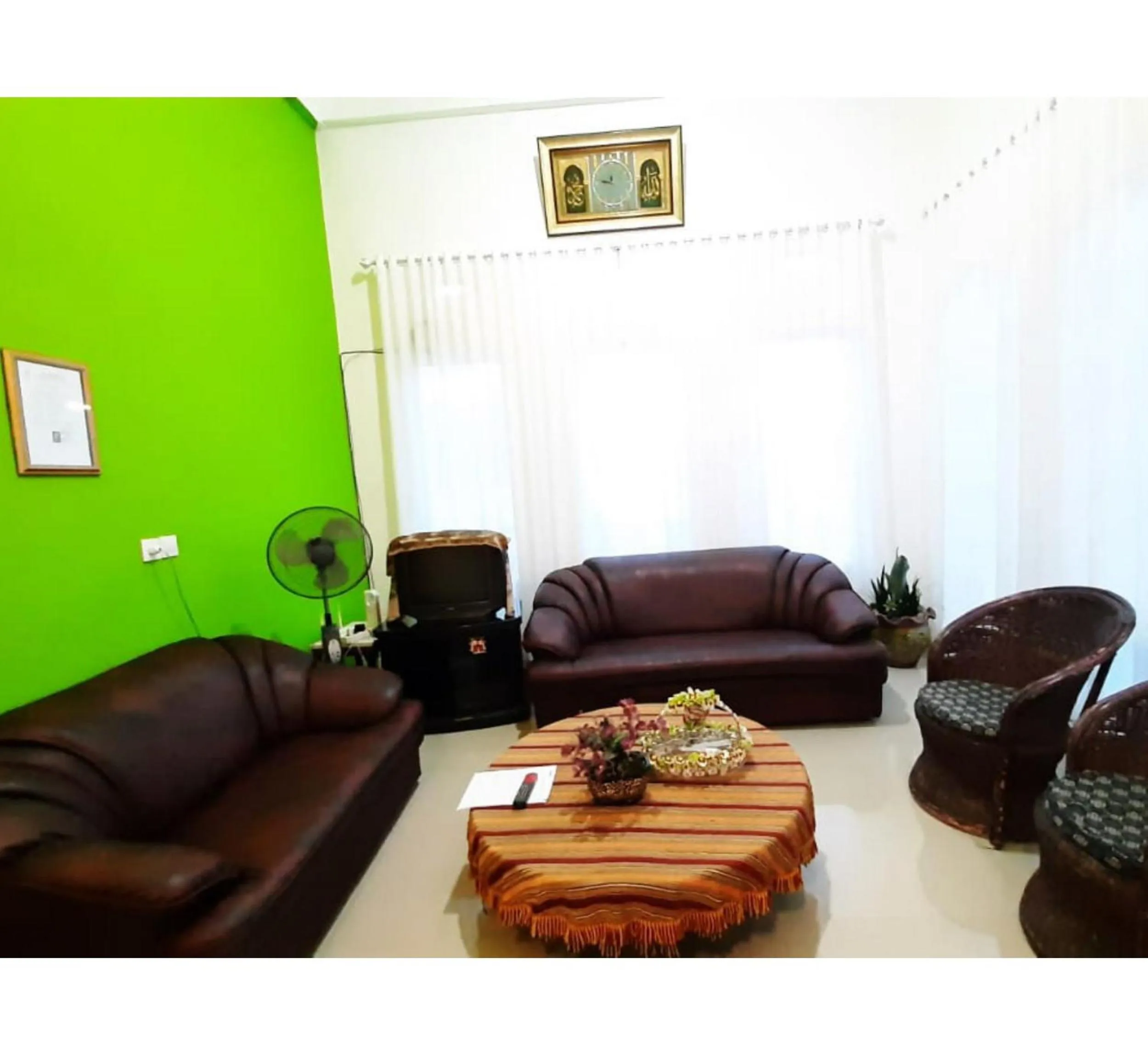 Seating area in Hotel Berkah Atrama Syariah RedPartner