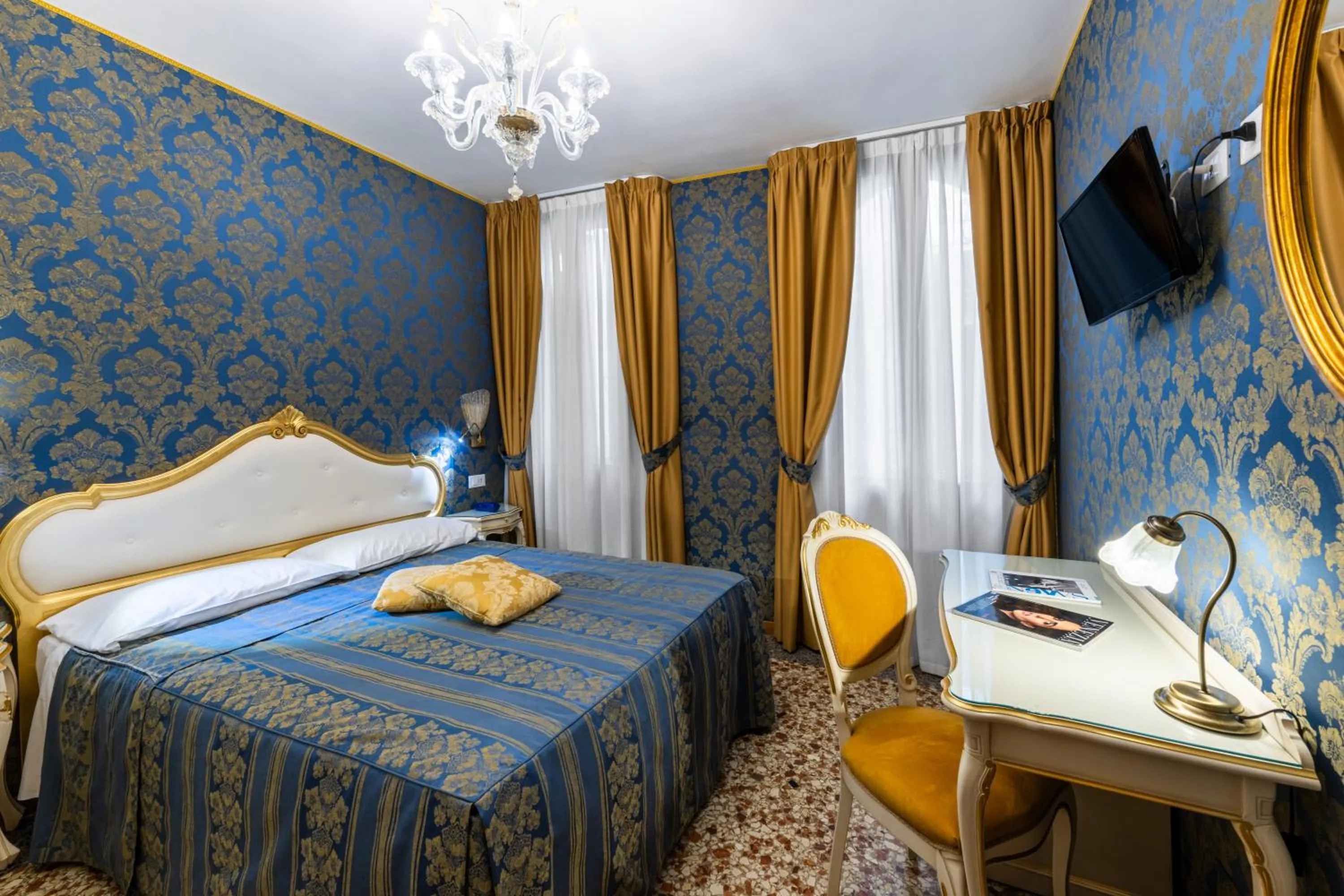 Bedroom, Bed in Hotel Il Mercante di Venezia