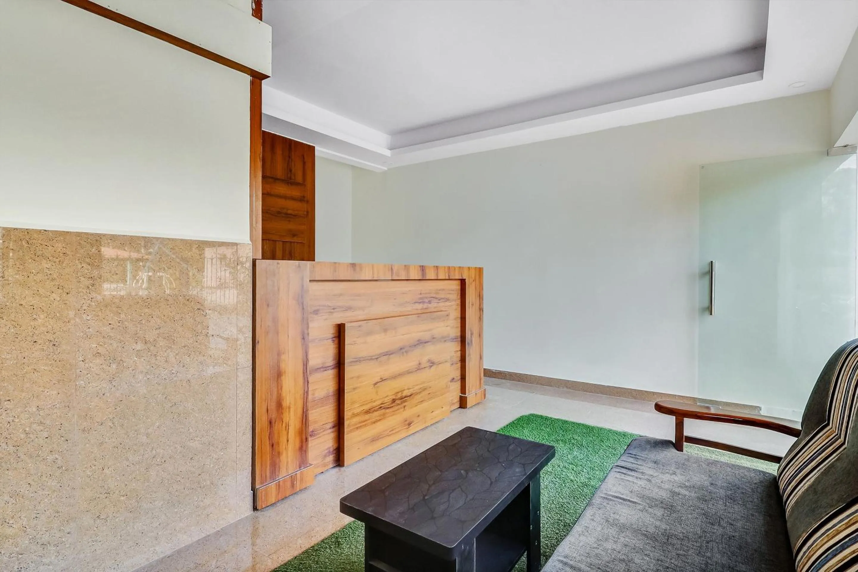 Lobby or reception in Hotel O Royal Suites