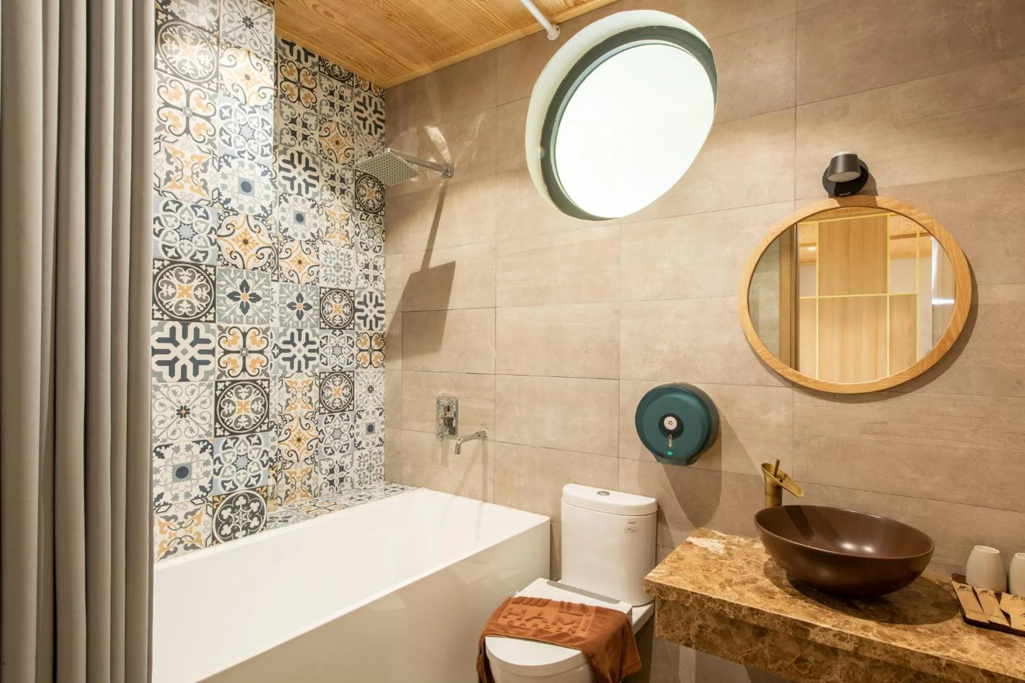 Shower in Hami Garden - Authentic & Natural Resort