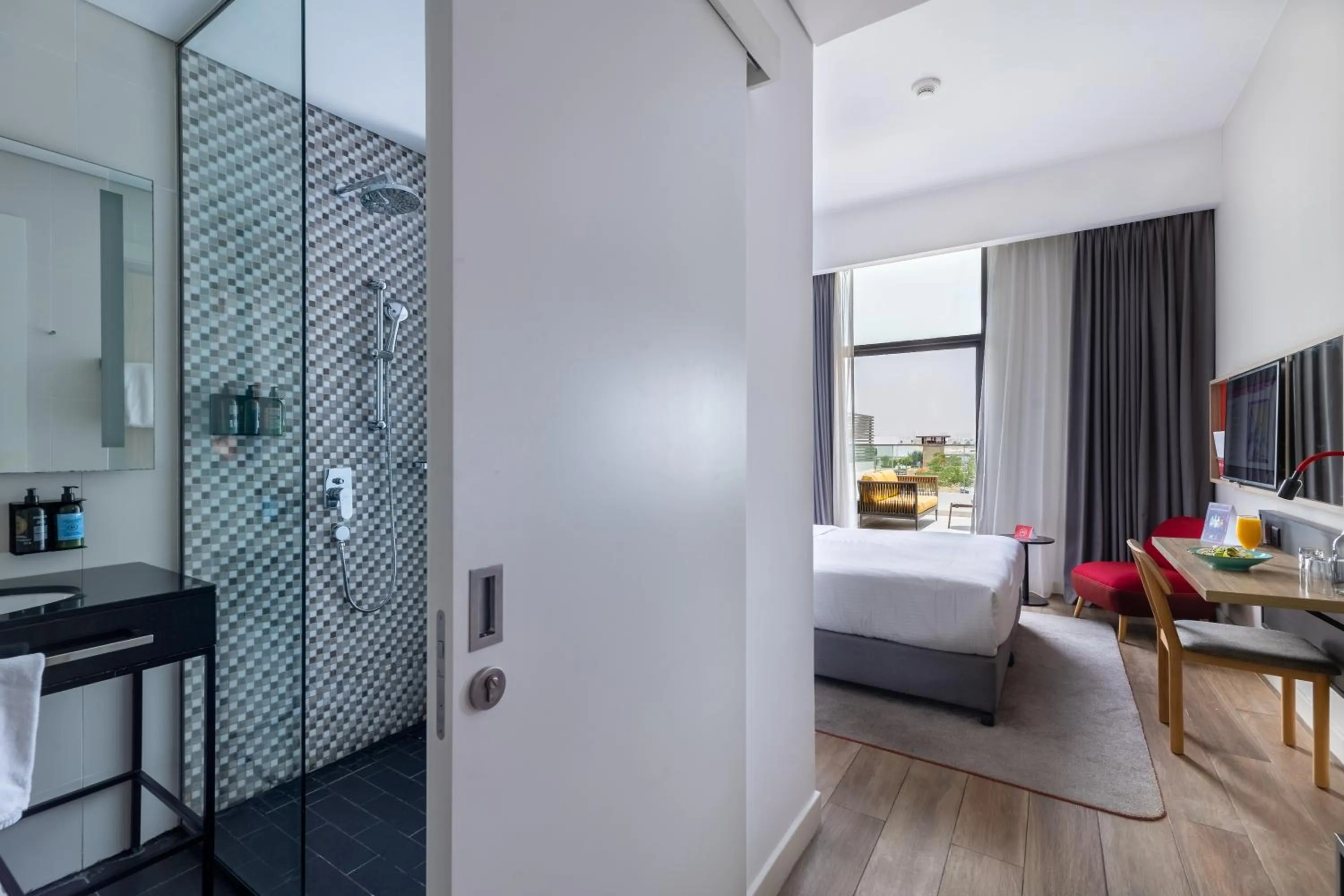 Photo of the whole room, Bed in Ink Hotel