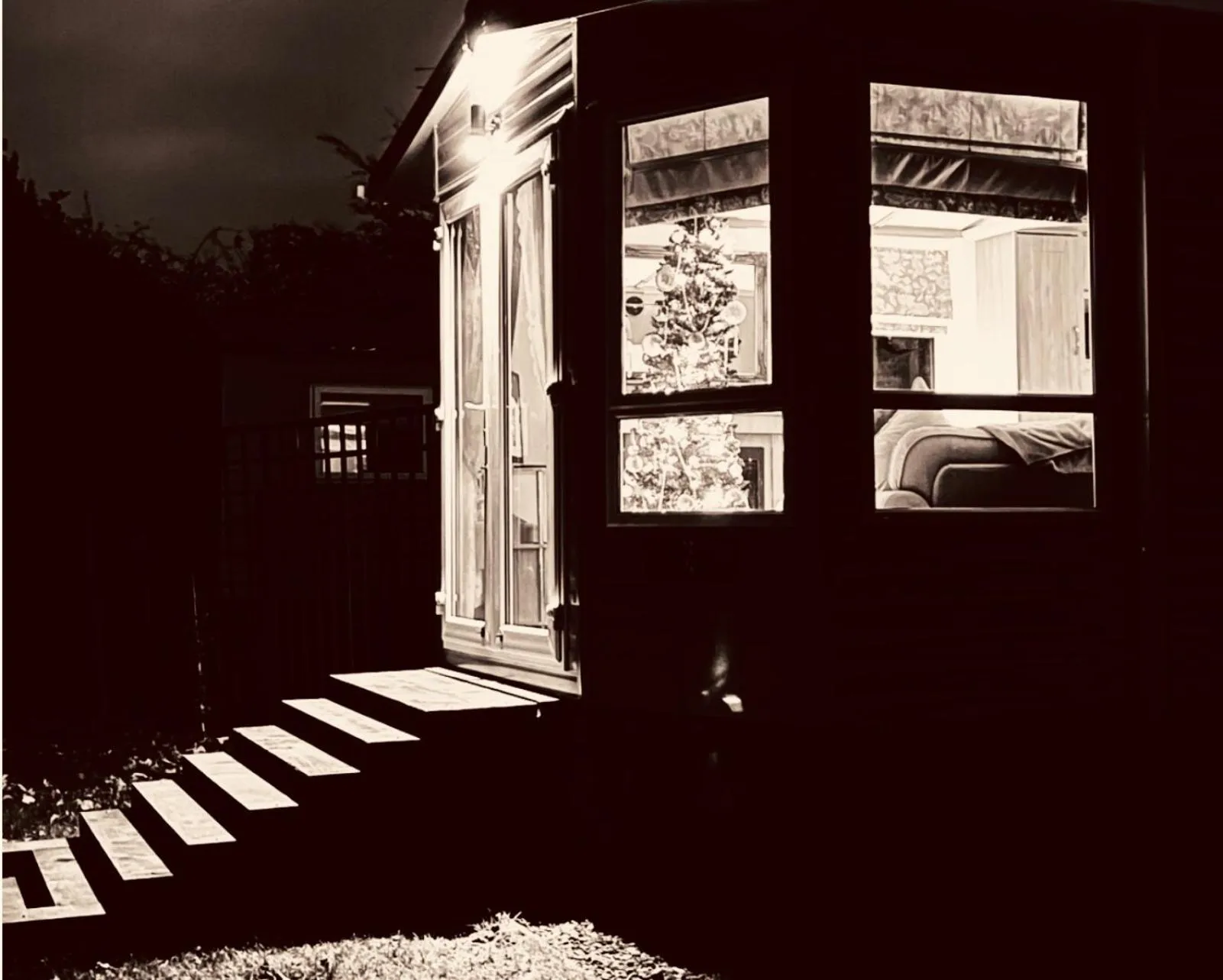 Night in The Old Inn Retreat