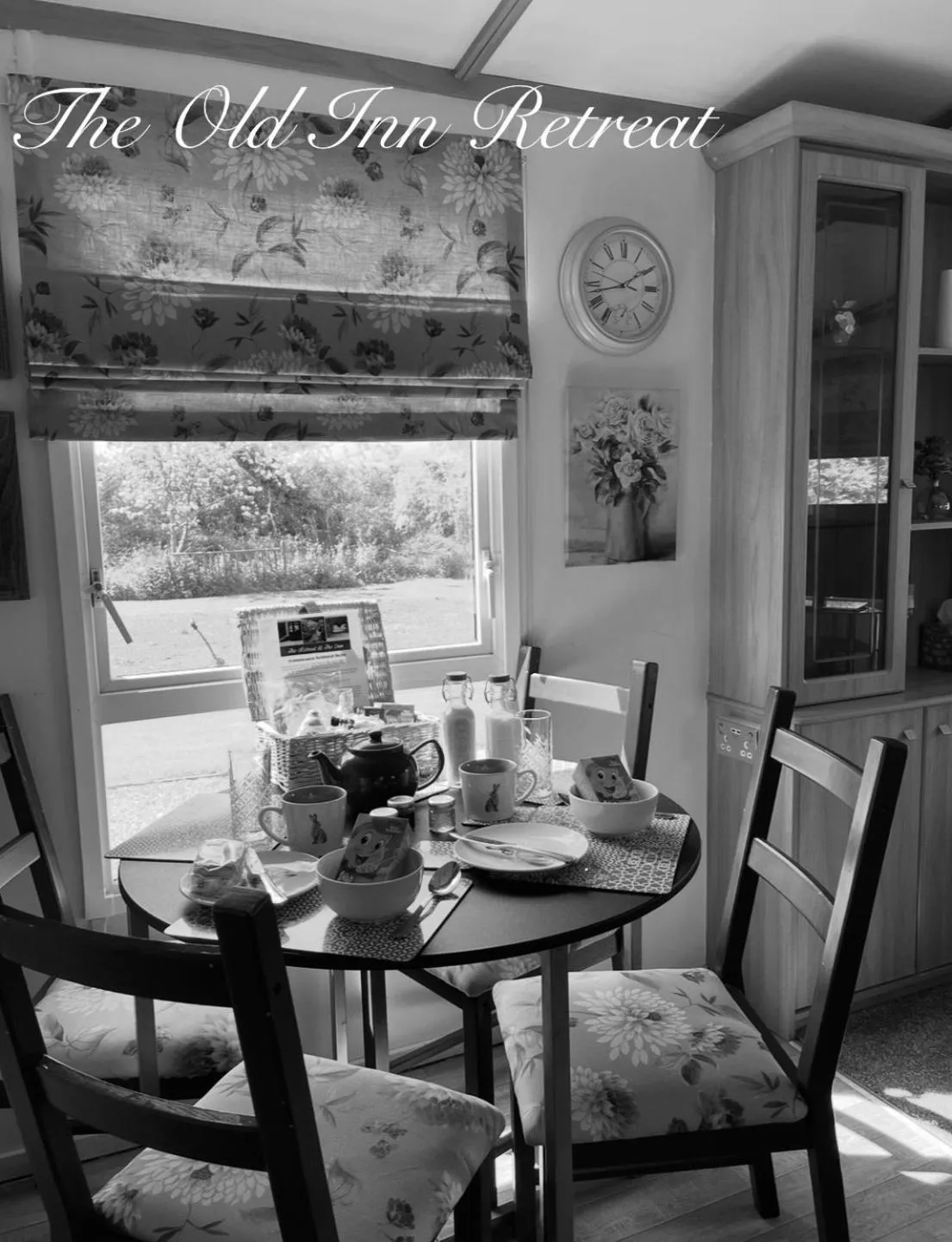 Dining area in The Old Inn Retreat