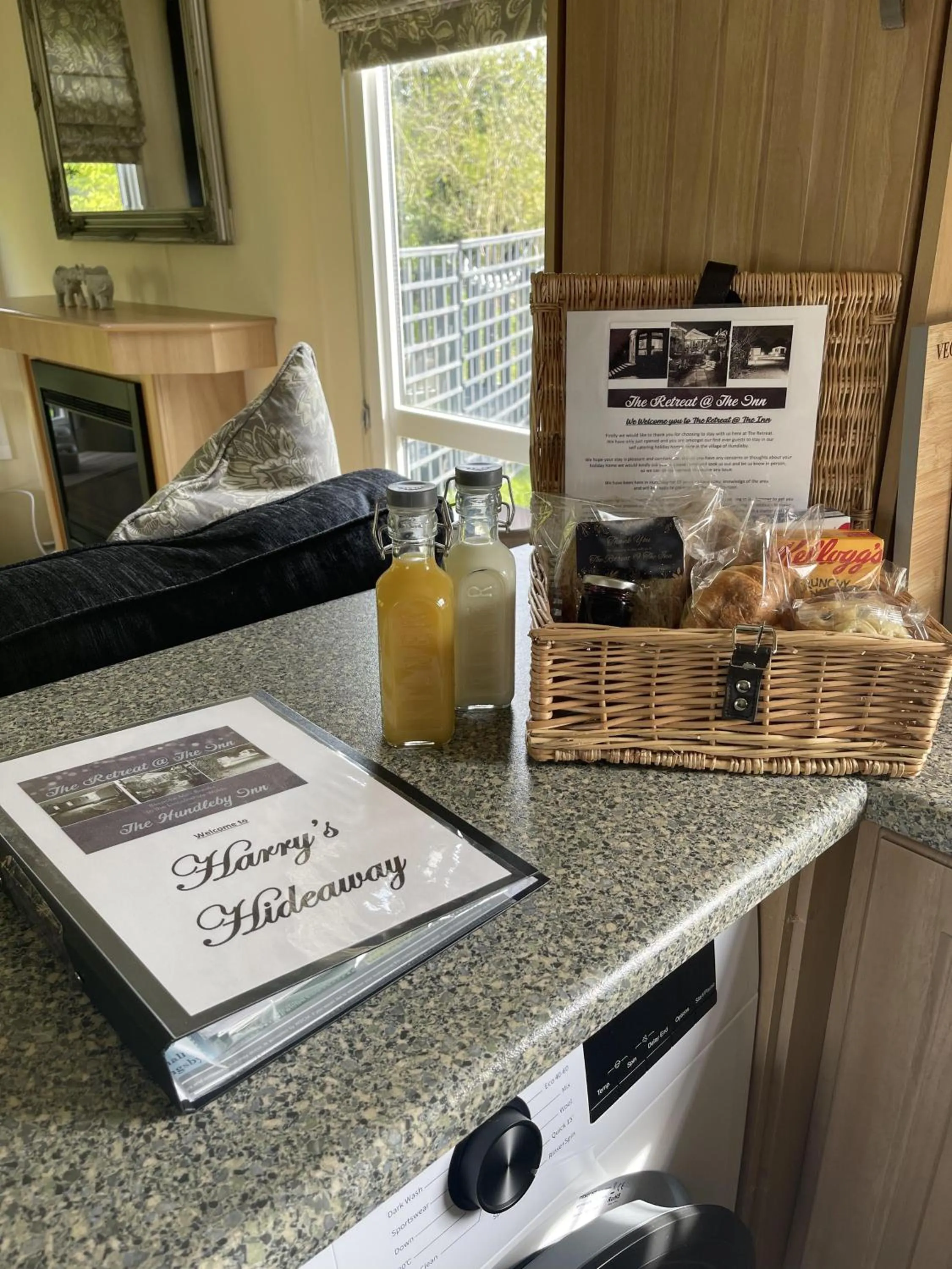 Food and drinks in The Old Inn Retreat