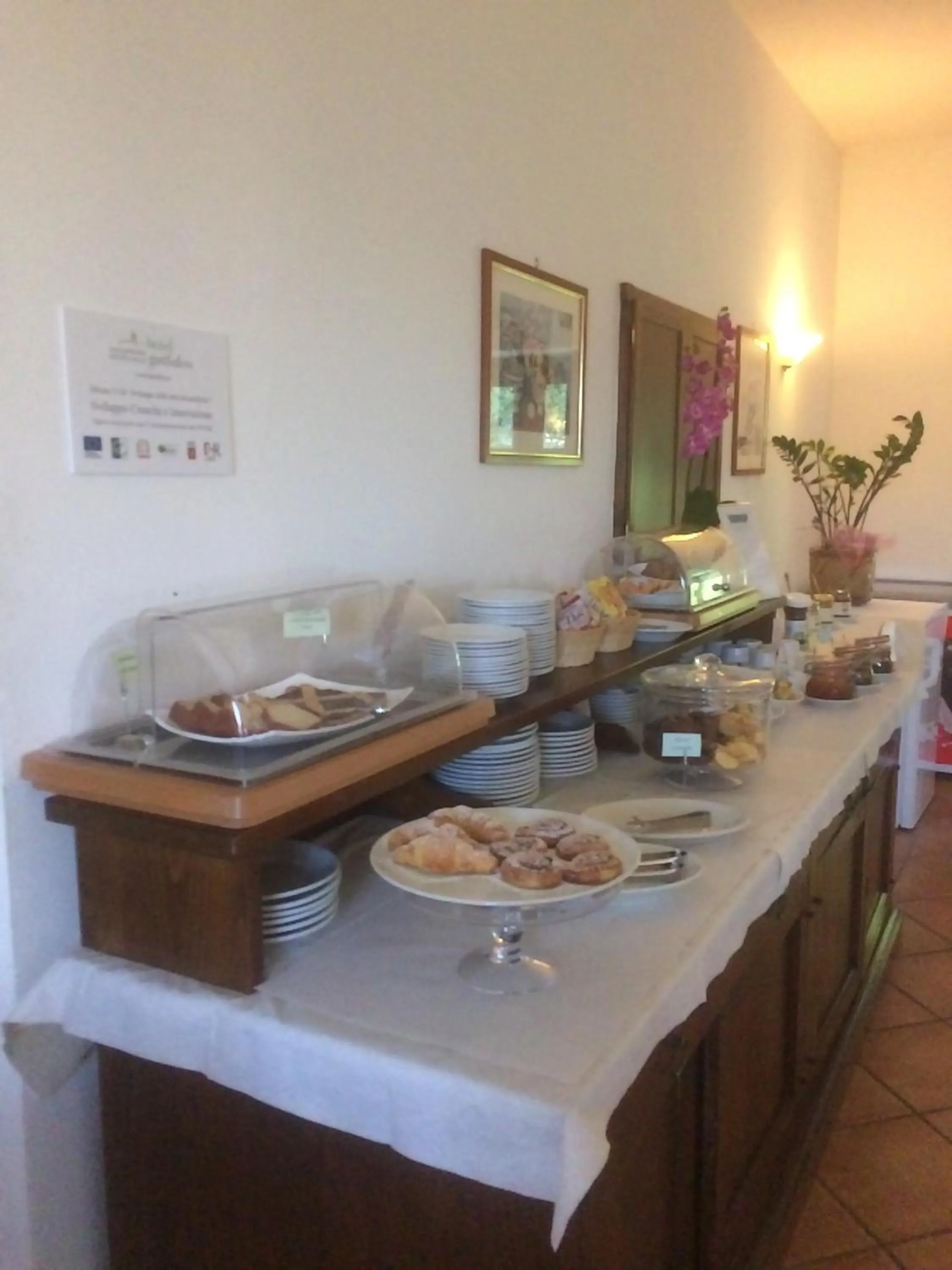 Buffet breakfast in Hotel Girifalco - Nature & Relax