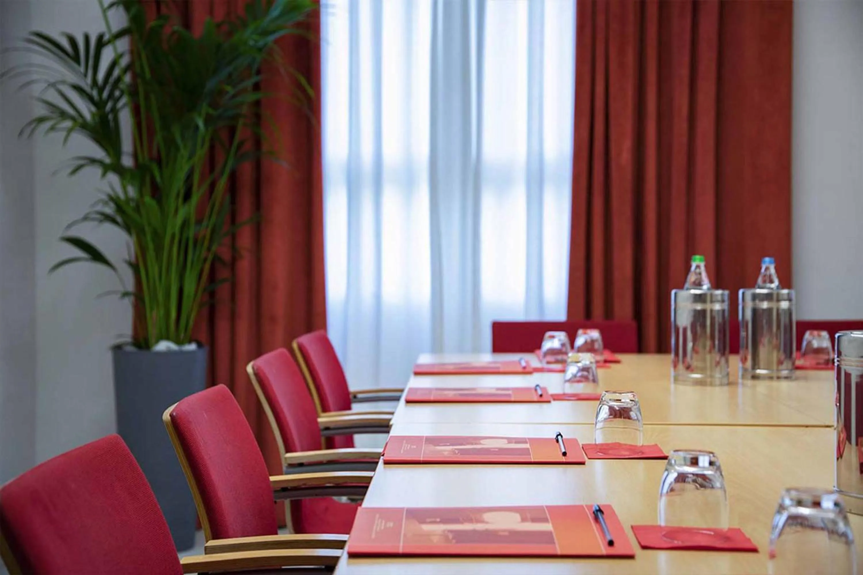 Meeting/conference room in B&B HOTEL Remilia