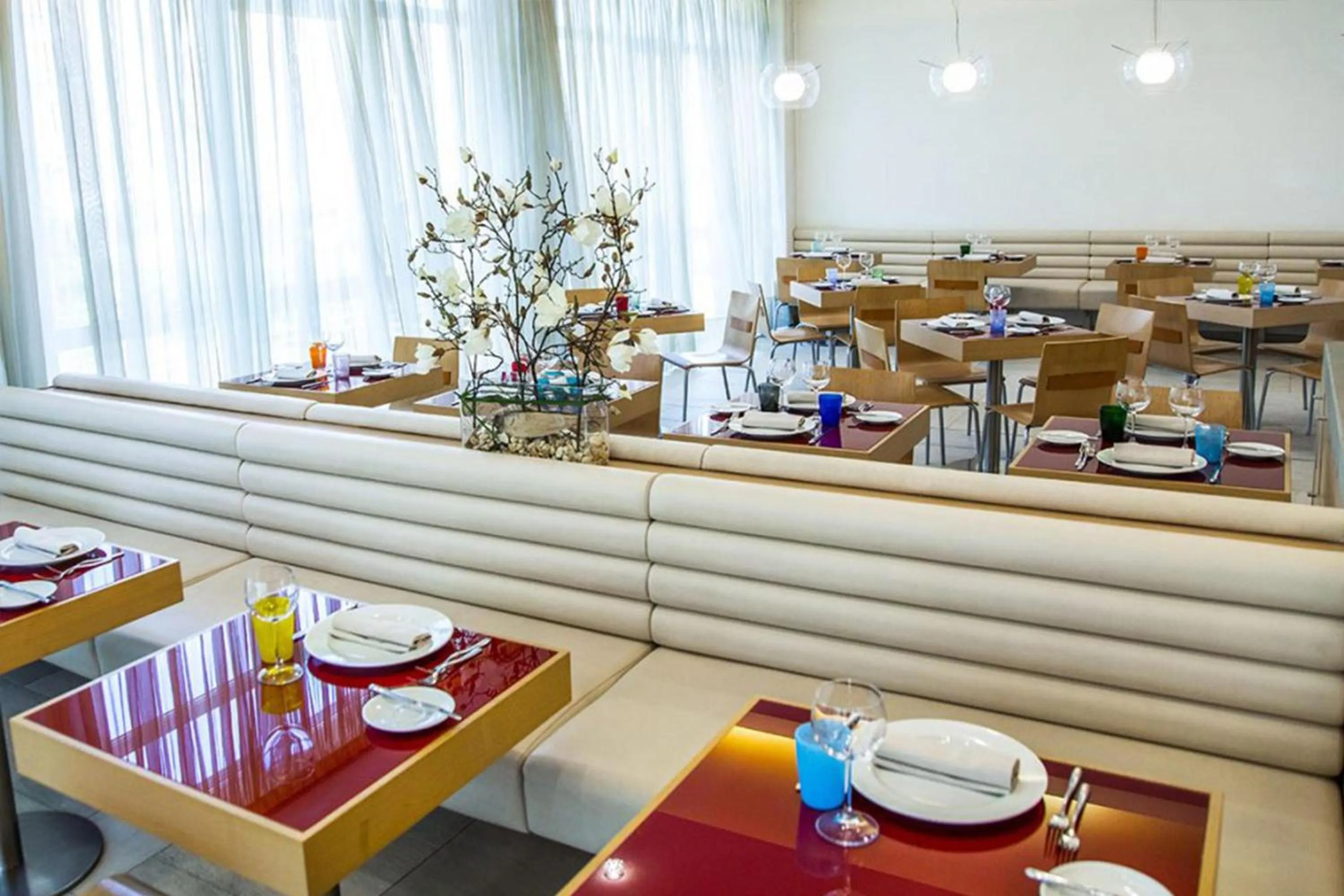 Lounge or bar in B&B HOTEL Remilia