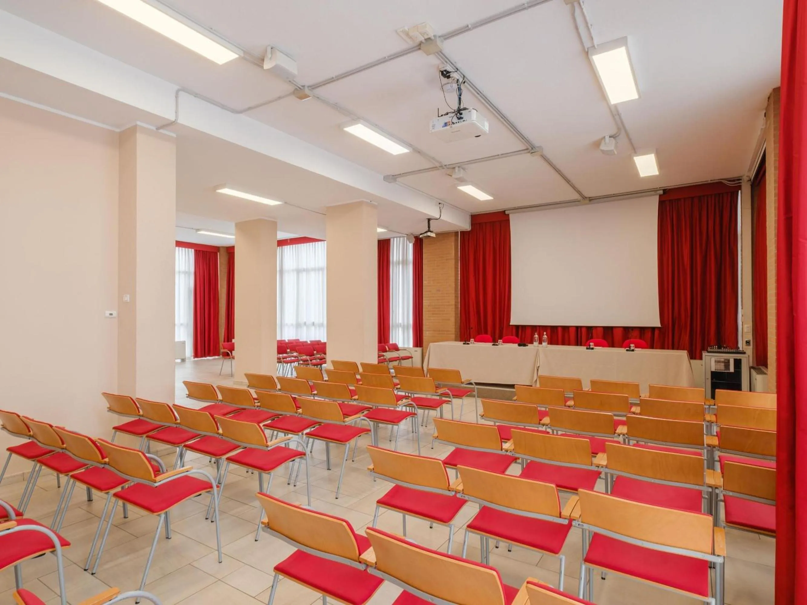 Meeting/conference room in B&B HOTEL Remilia