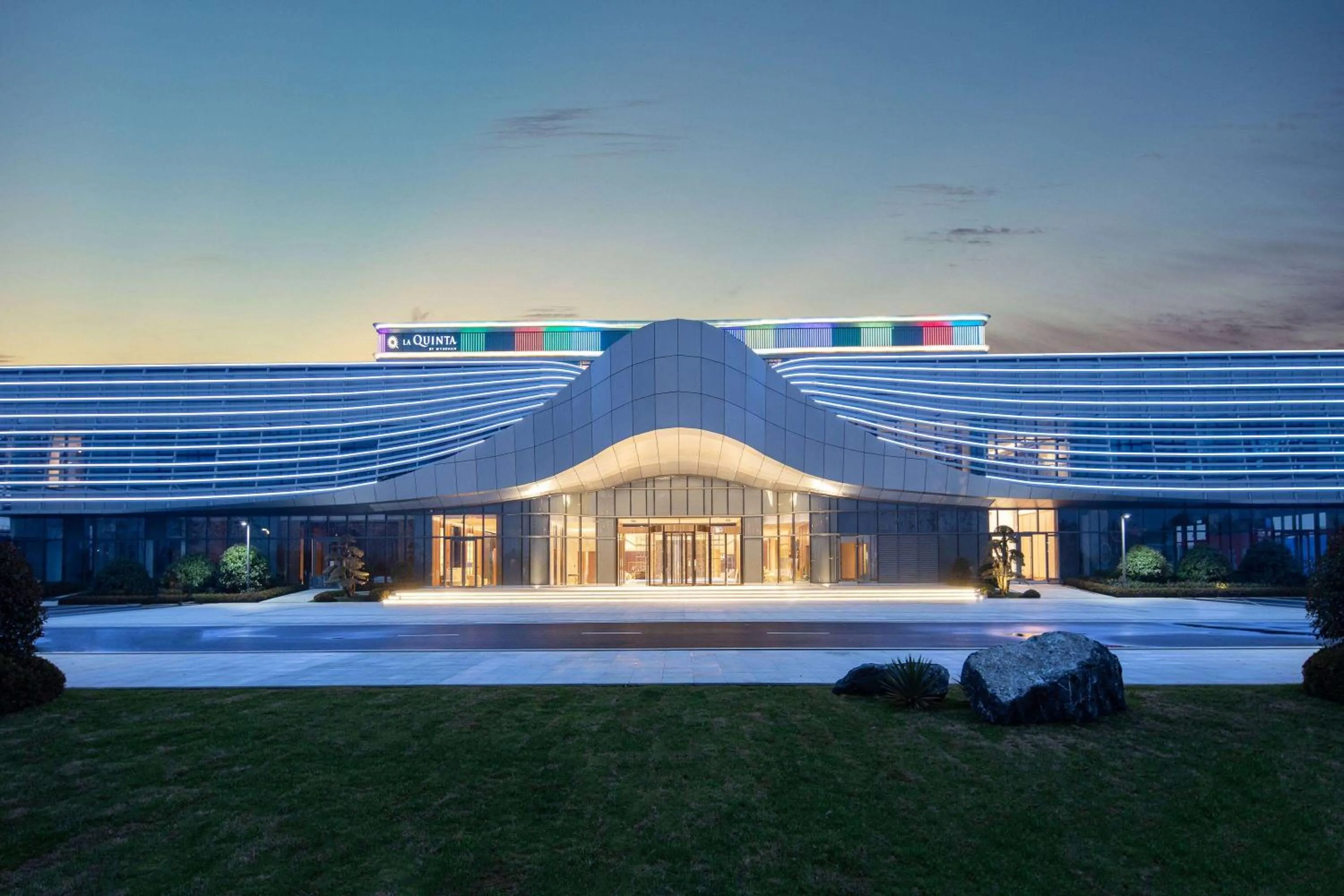 Property building in La Quinta by Wyndham Weifang South