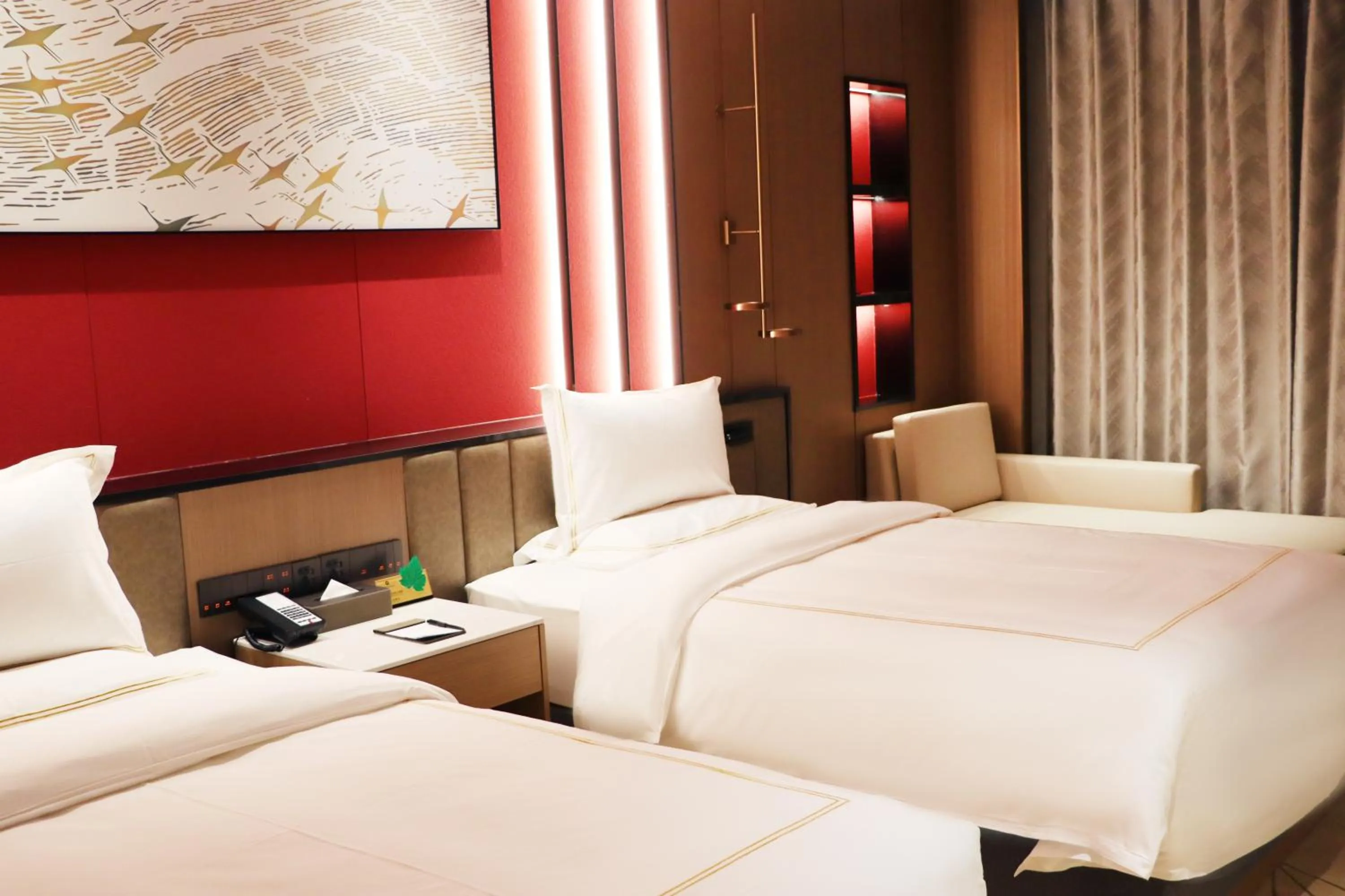 Photo of the whole room, Bed in La Quinta by Wyndham Weifang South