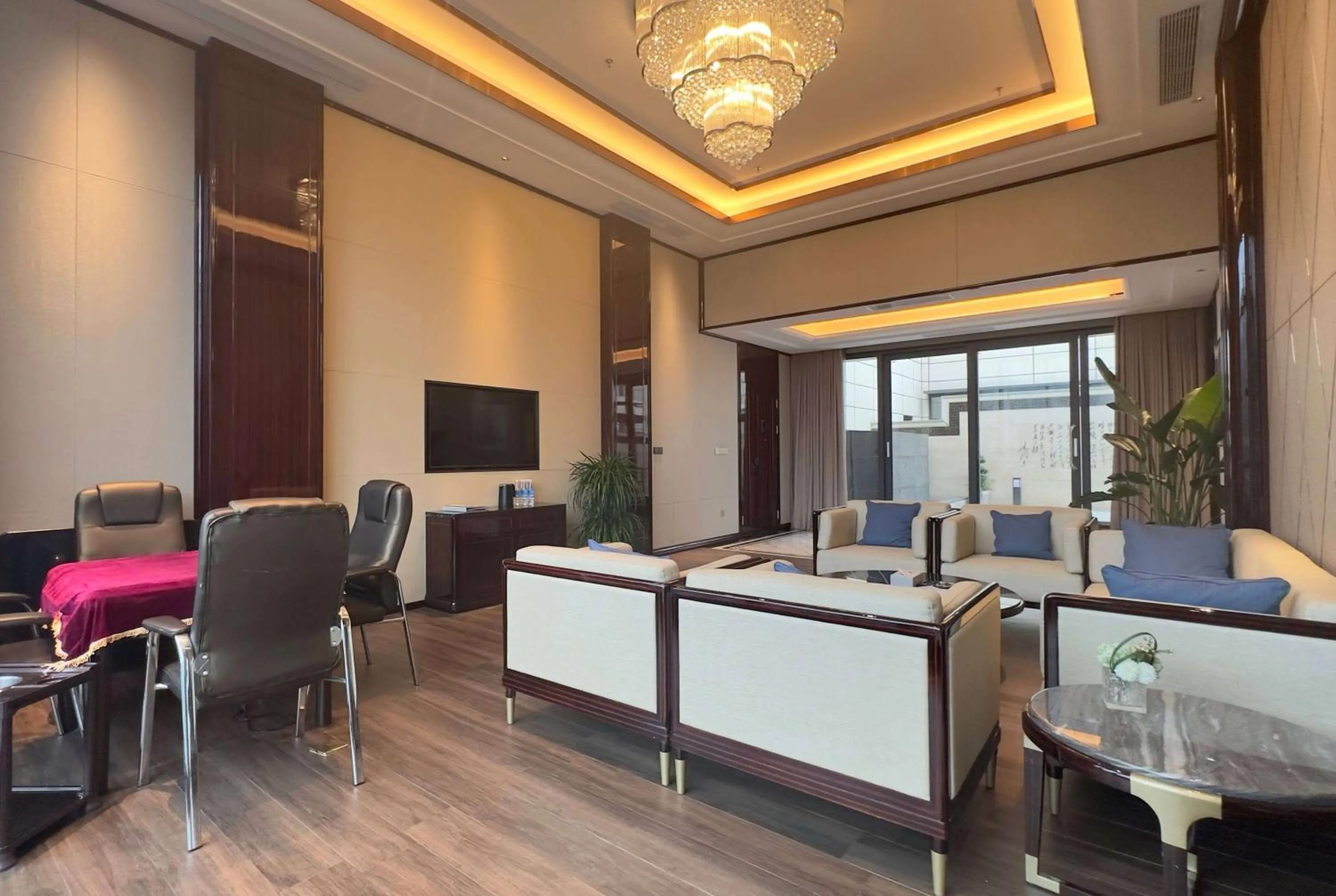 Photo of the whole room in Wyndham Grand Tongren Downtown Hotel