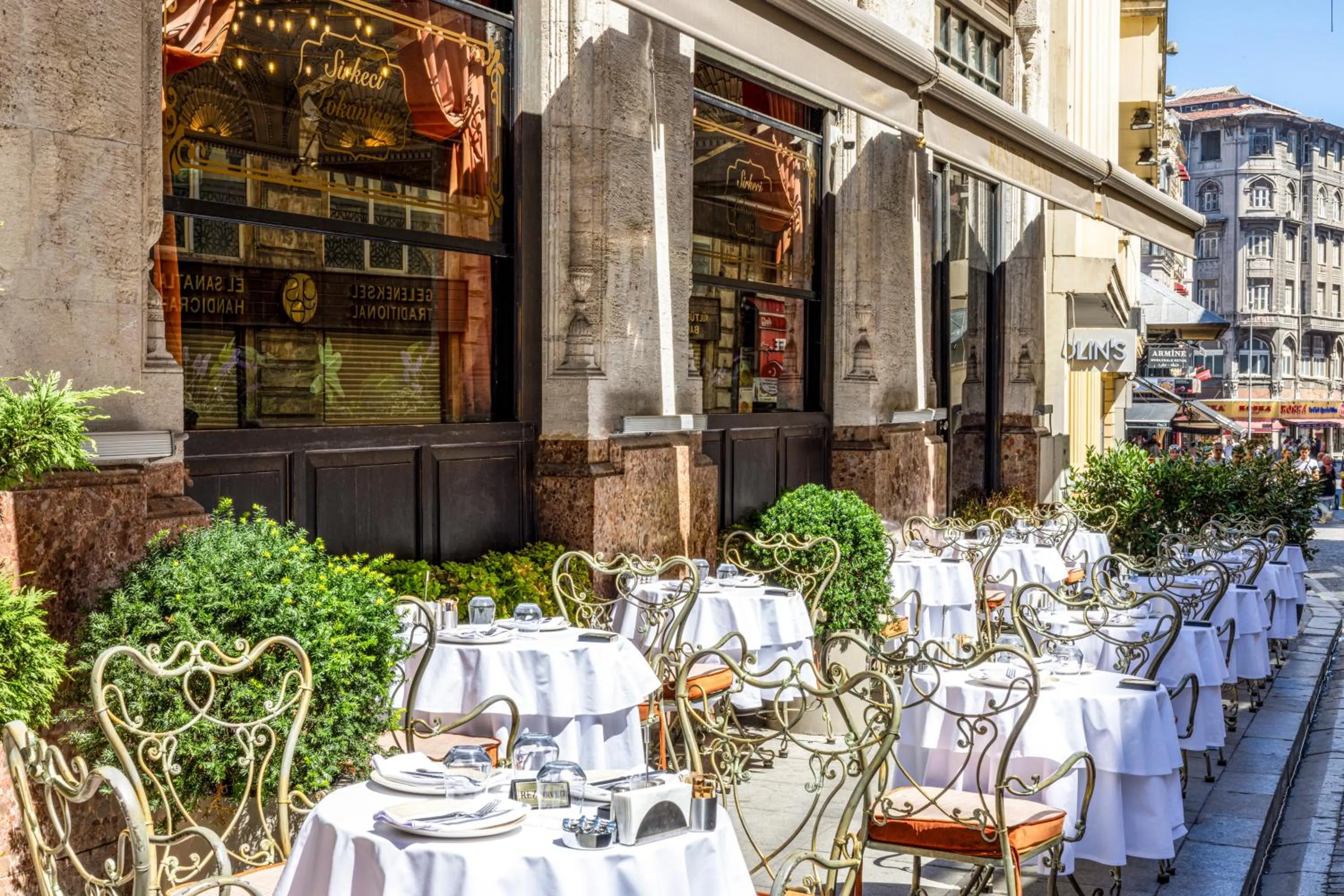 Property building in Cronton Design Hotel