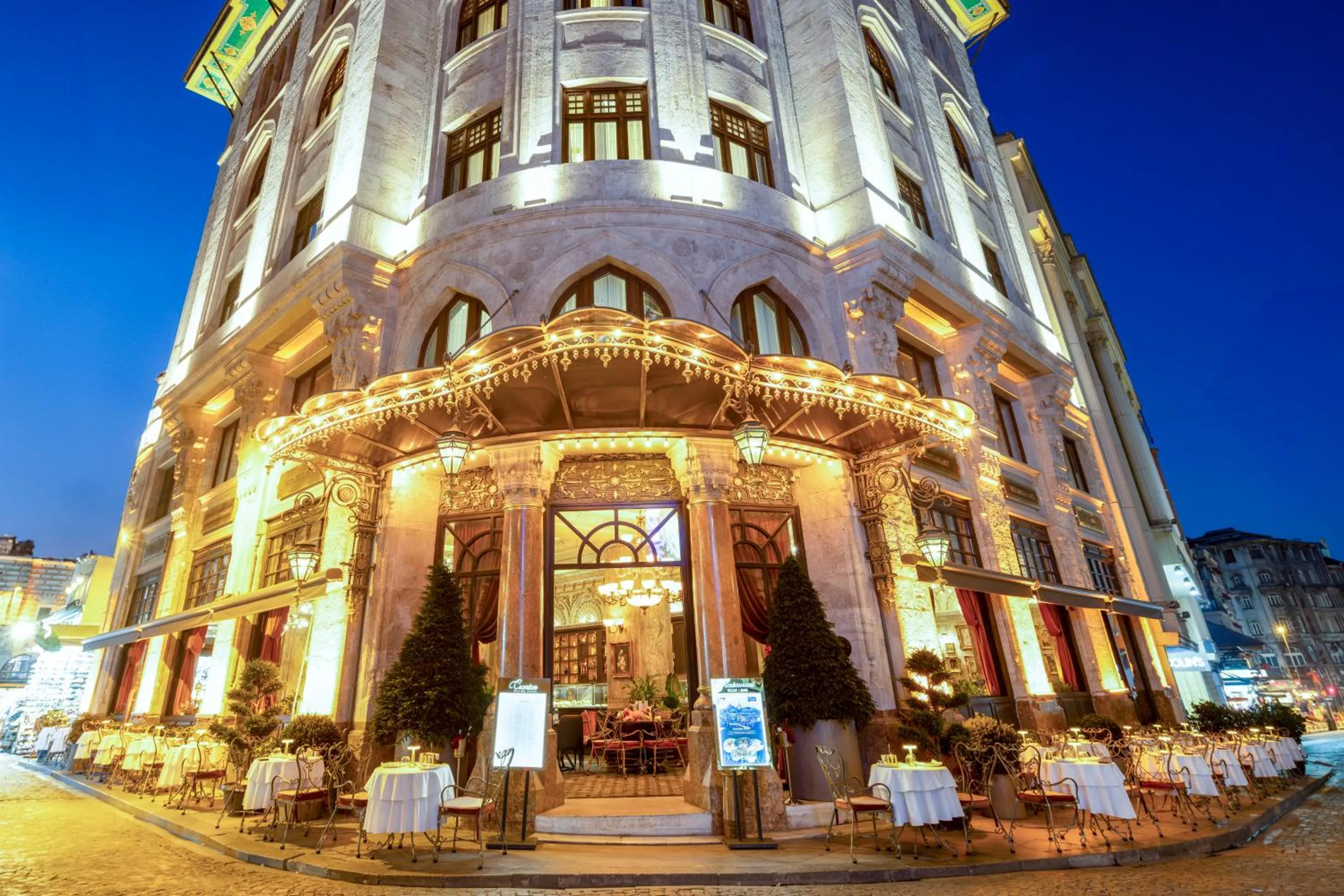 Property building in Cronton Design Hotel