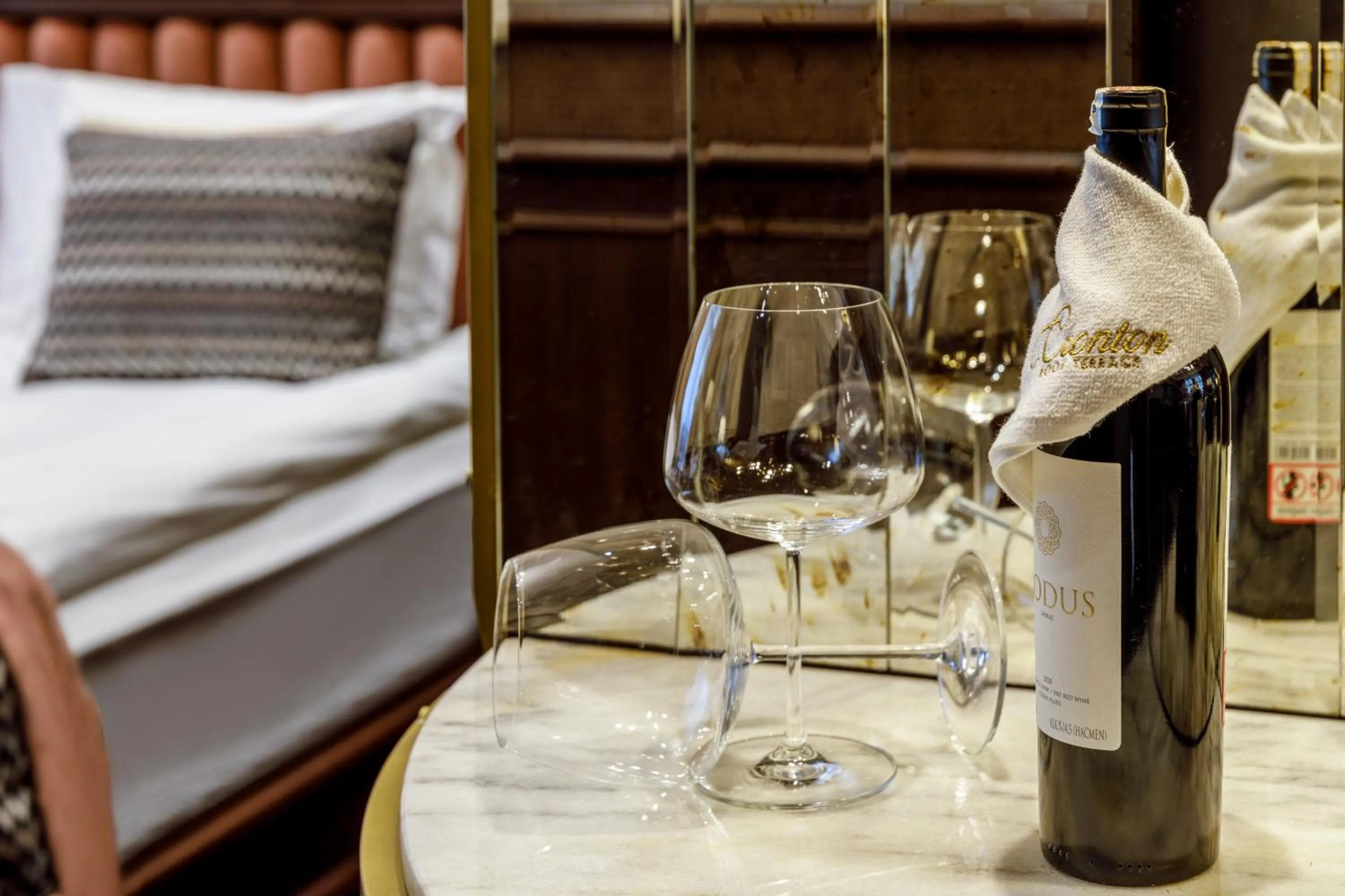 Drinks in Cronton Design Hotel