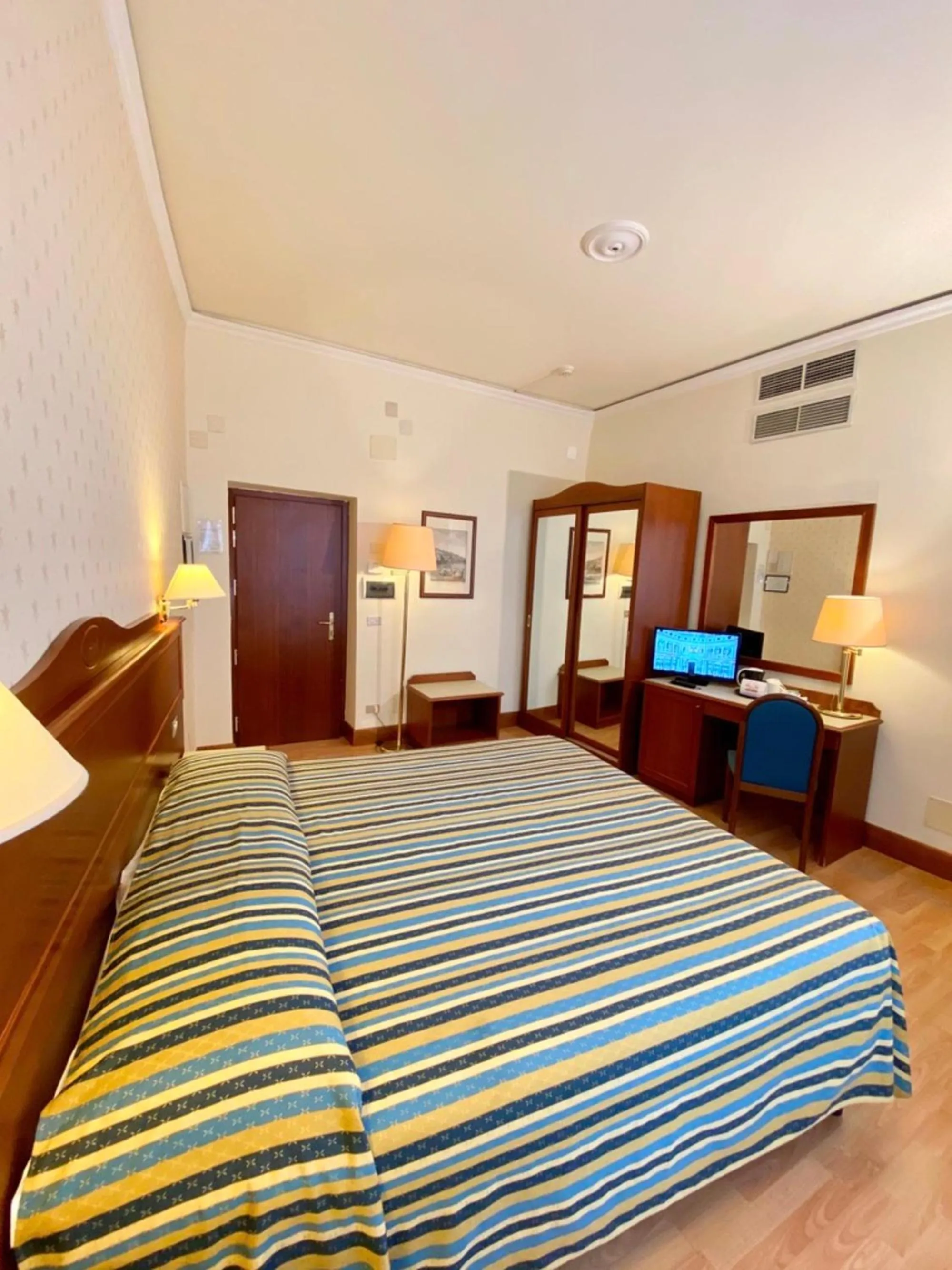 Bedroom, Bed in Hotel Martelli