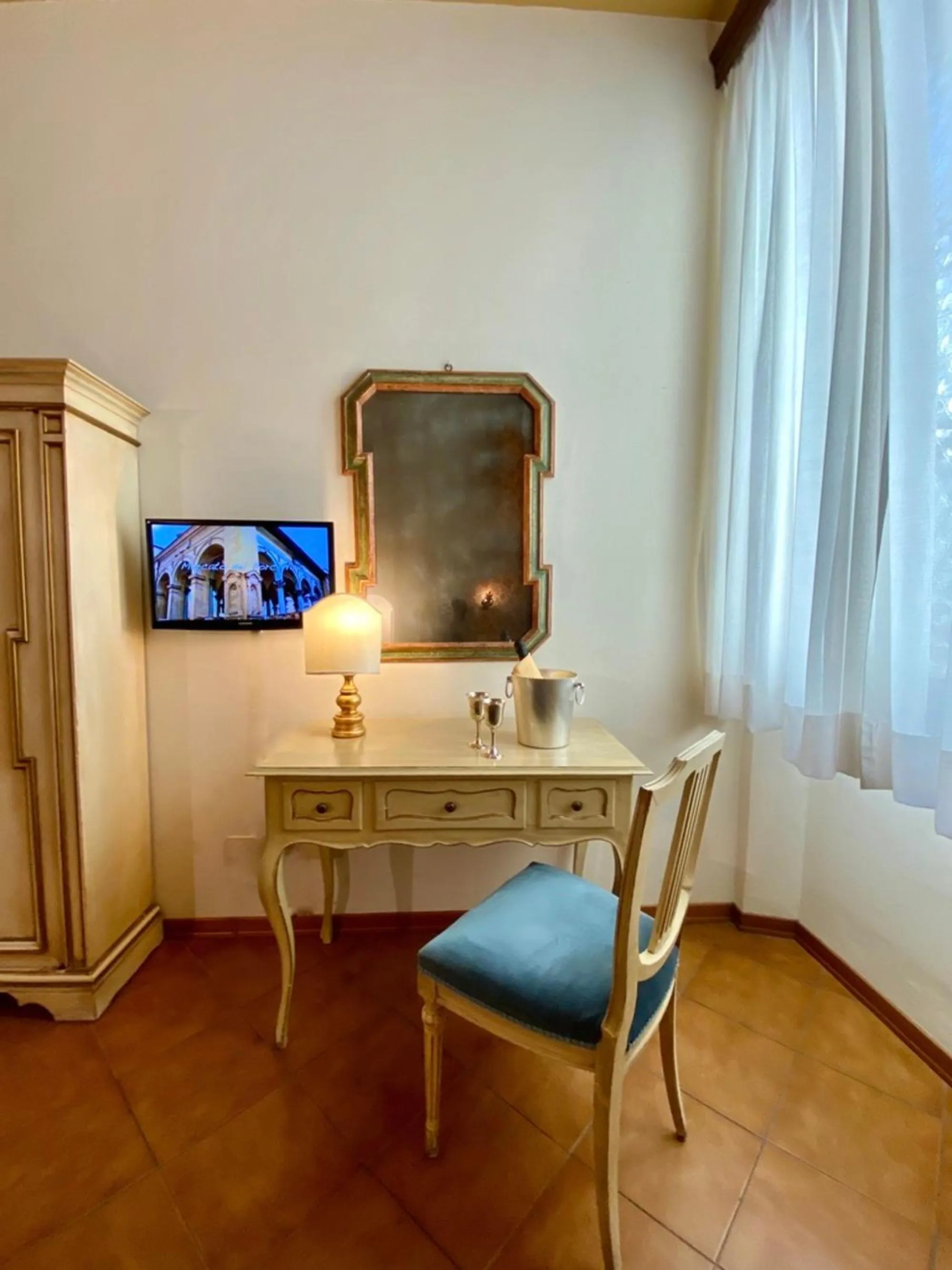 TV and multimedia in Hotel Martelli