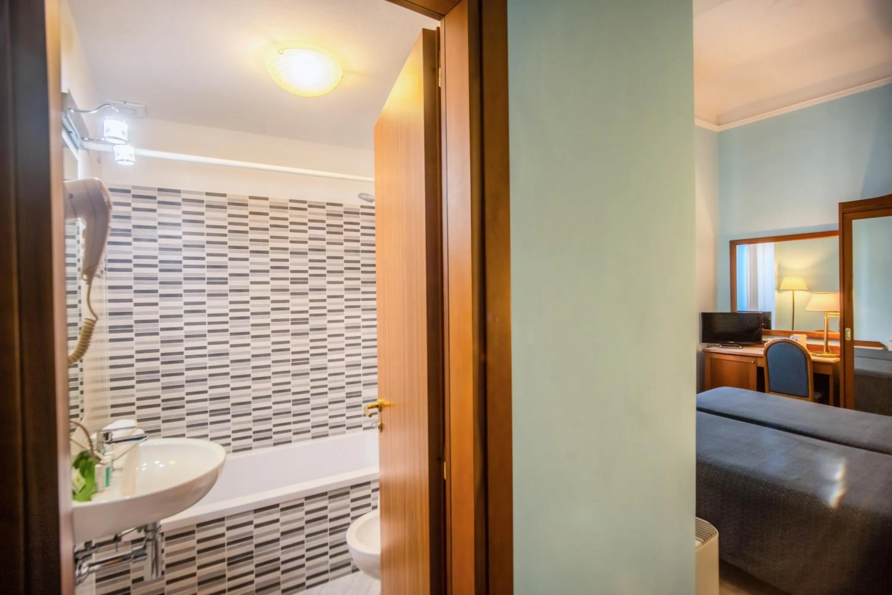 Photo of the whole room in Hotel Martelli