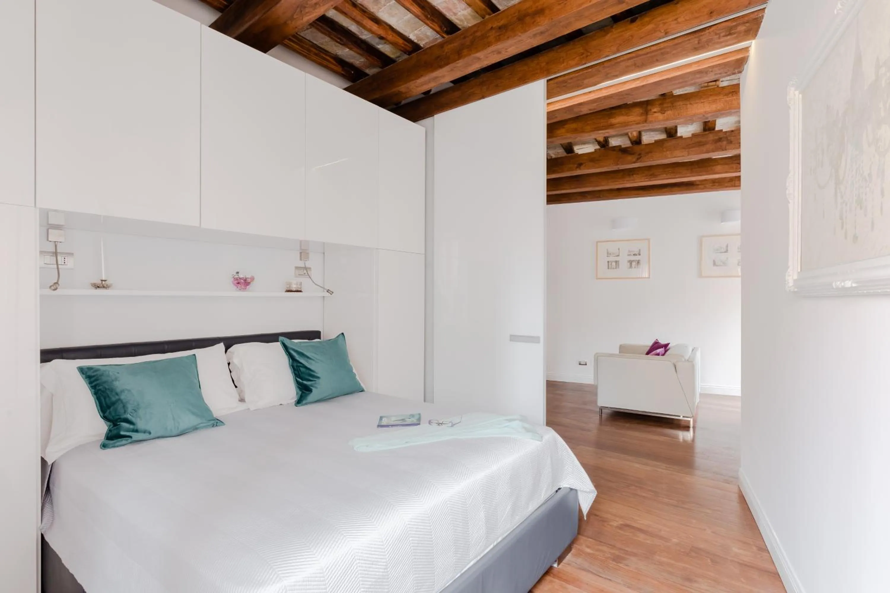 Bedroom, Bed in Nostromondo Ciancaleoni Palace