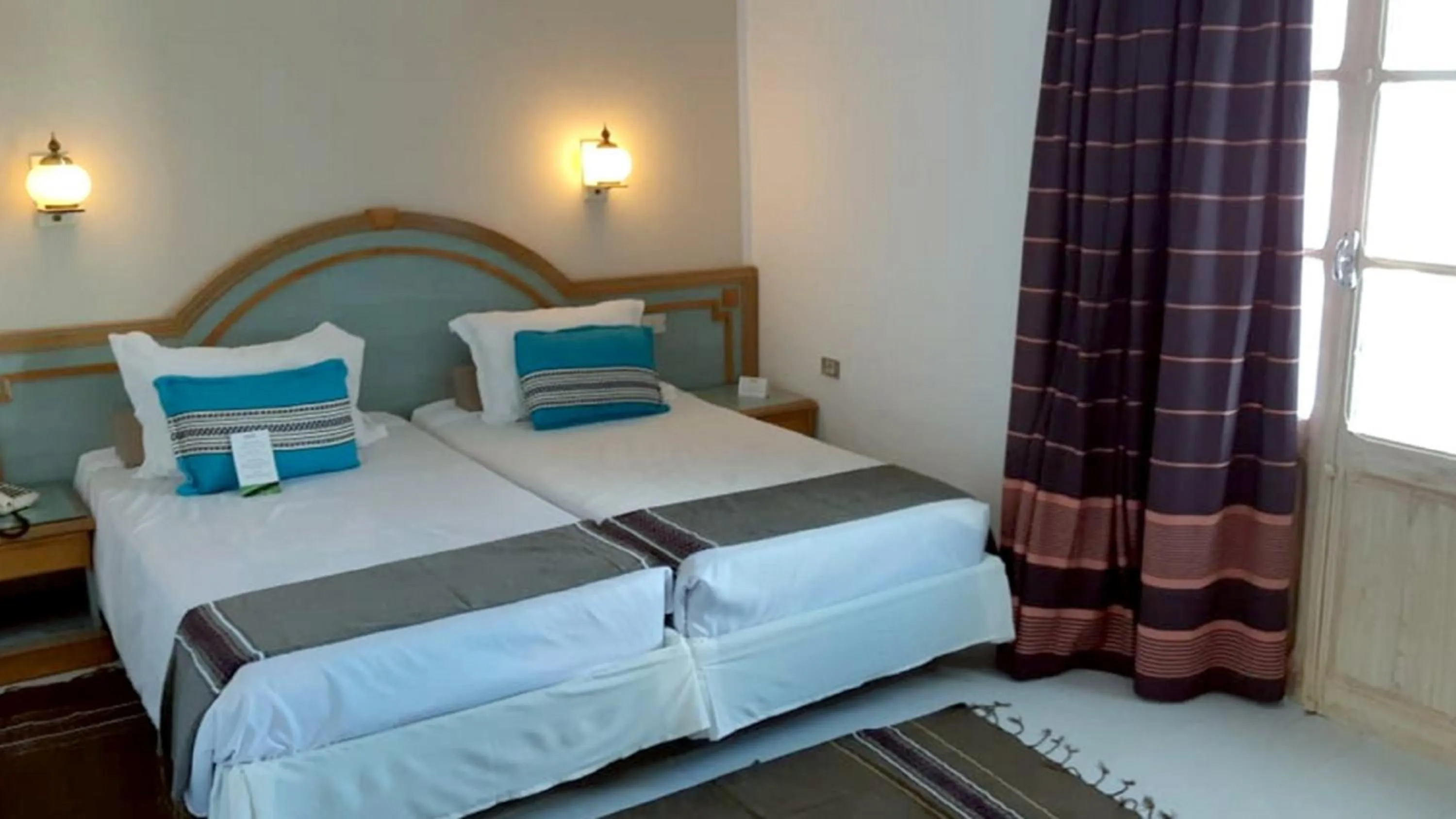 Bedroom, Bed in Hotel Best Beach- Family Only