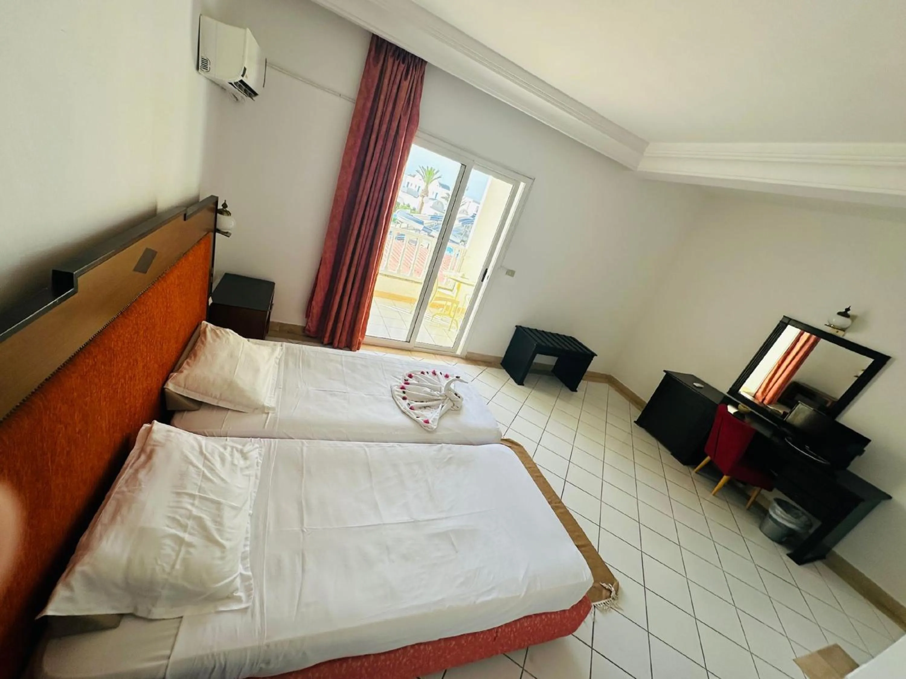 Bedroom, Bed in Hotel Best Beach- Family Only