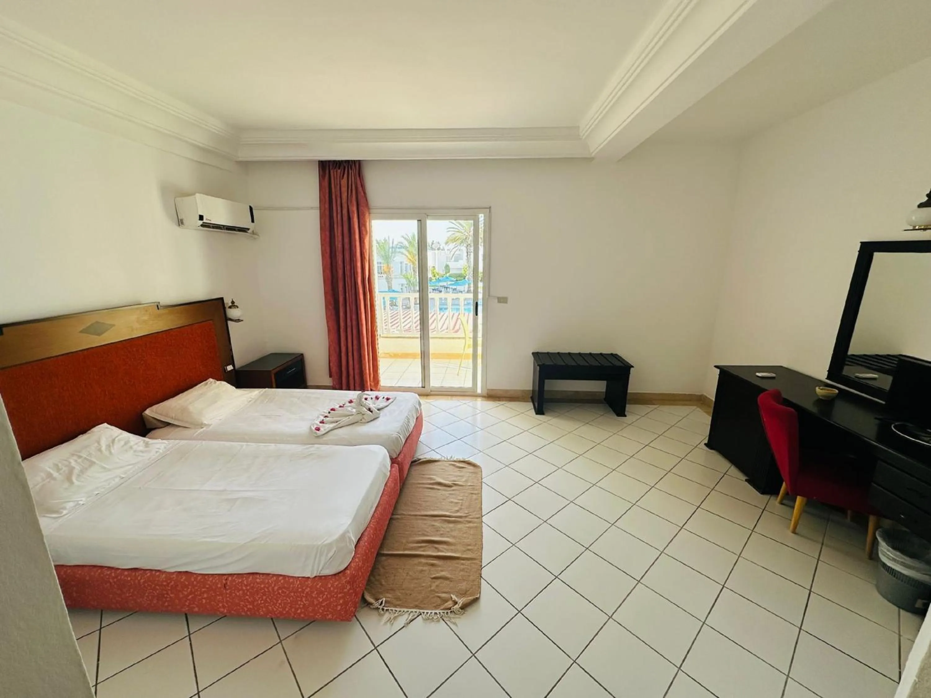 Bedroom, Bed in Hotel Best Beach- Family Only