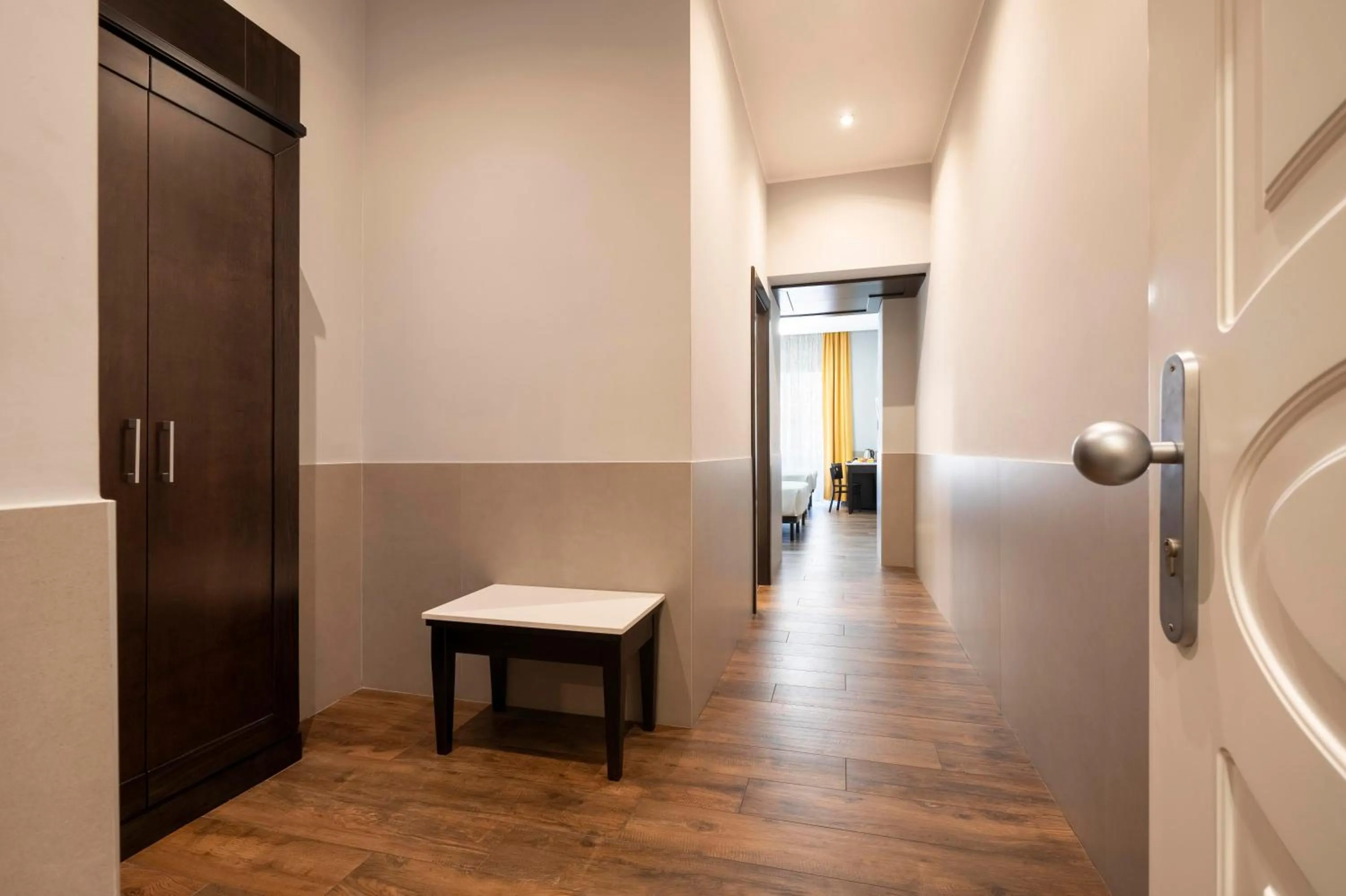 wardrobe in Hotel Virgilio