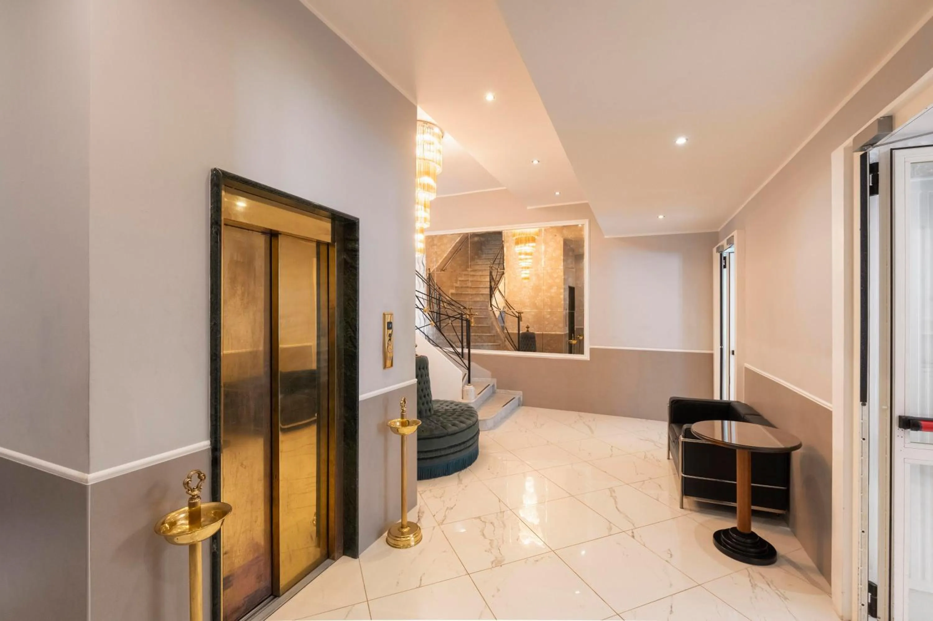 Lobby or reception in Hotel Virgilio