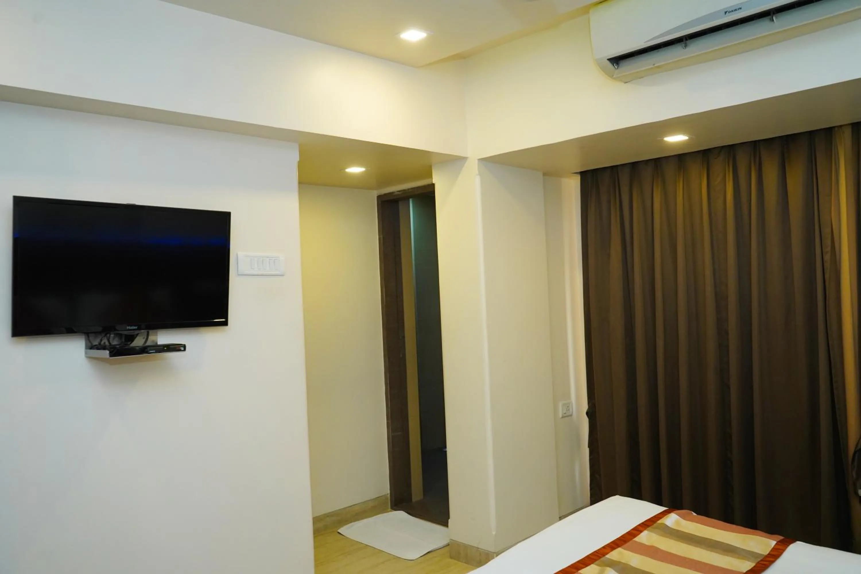 TV and multimedia in Hotel Spices Navi Mumbai