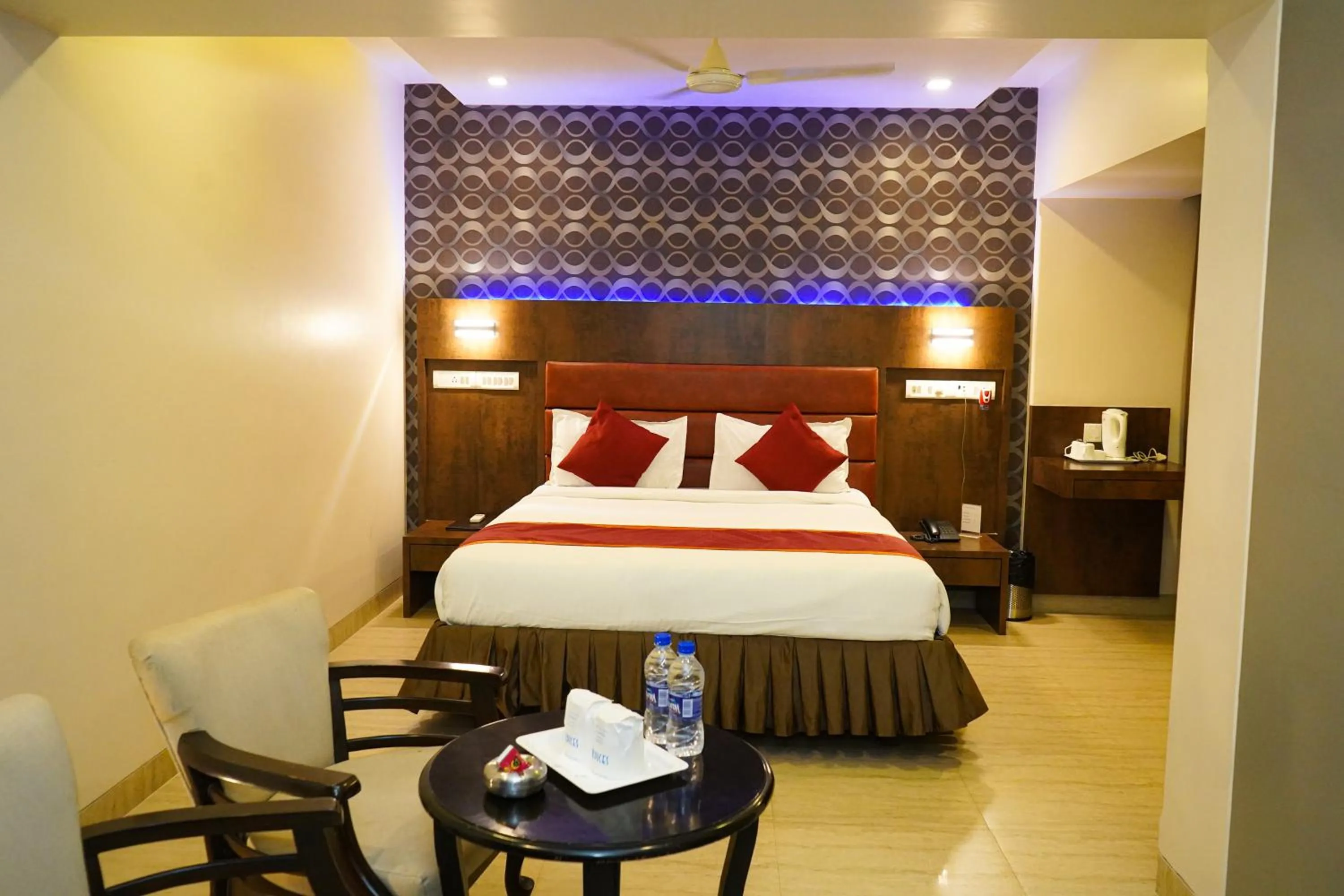 Bed in Hotel Spices Navi Mumbai