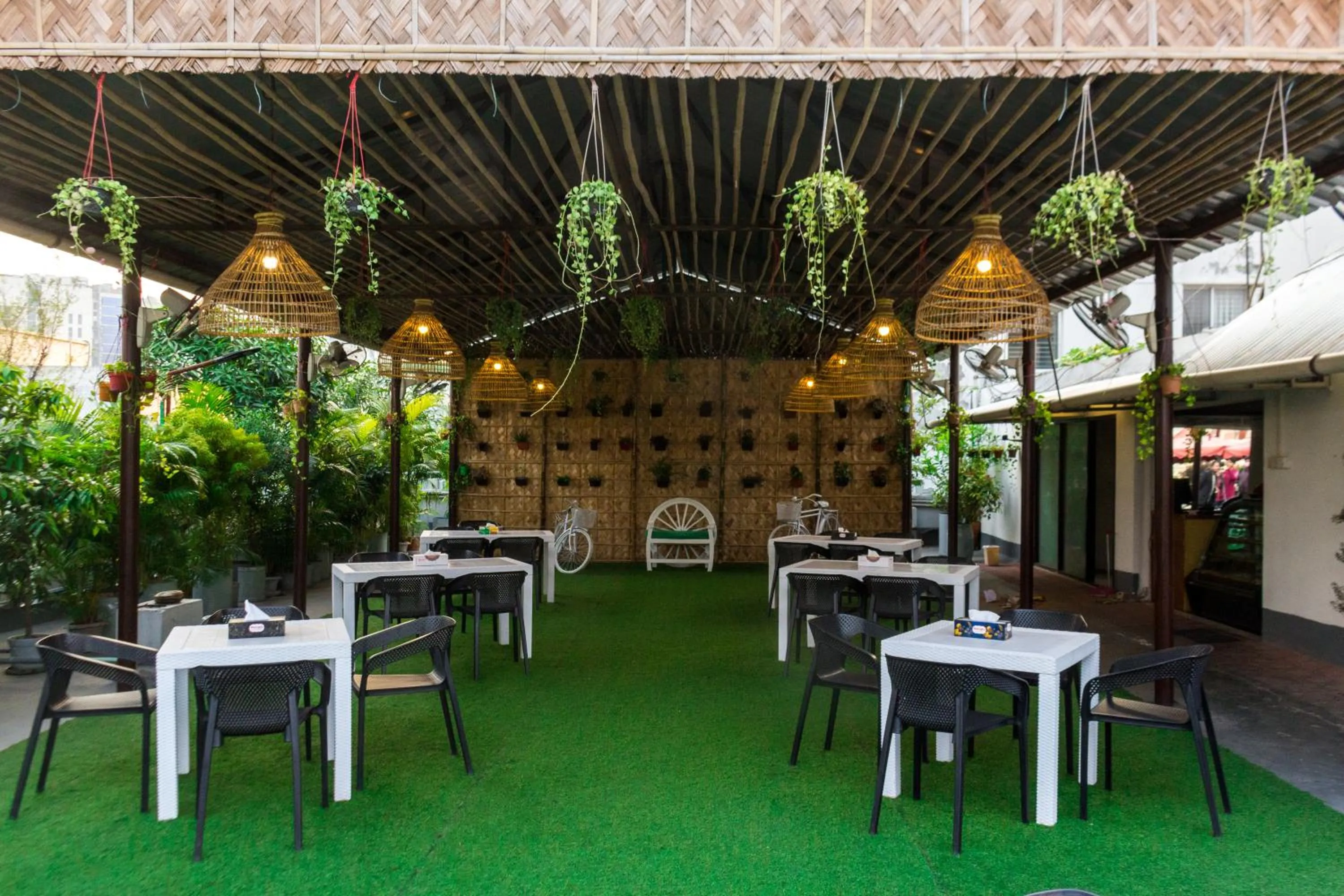 Restaurant/places to eat in Hotel The Enchanted Residence