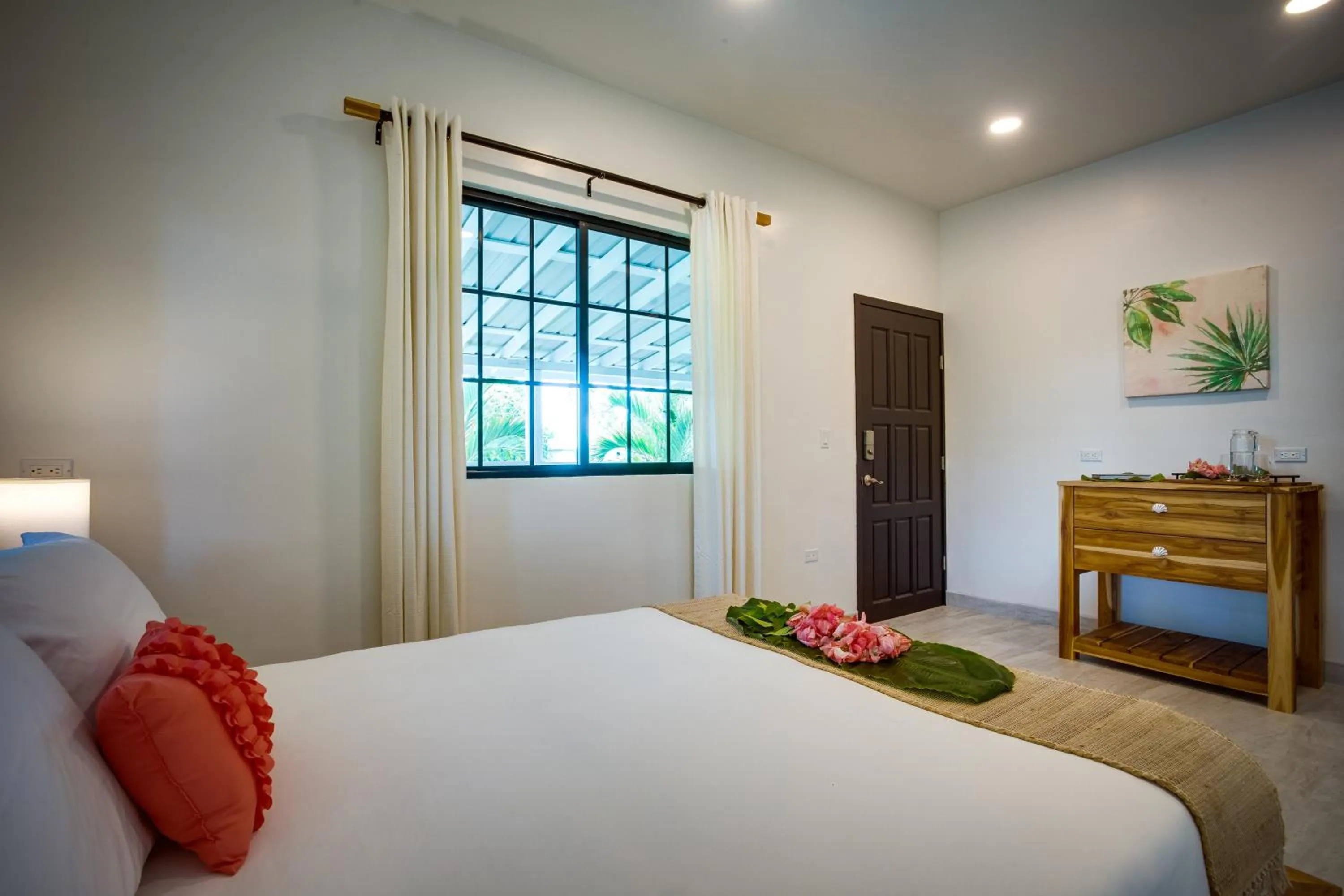 Bedroom, Bed in The Sea Glass Inn