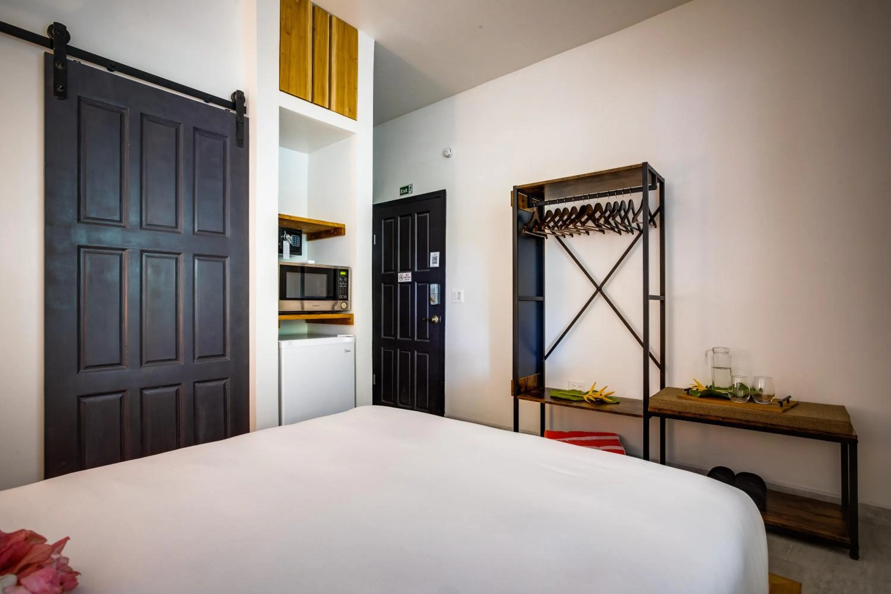 Bedroom, Bed in The Sea Glass Inn