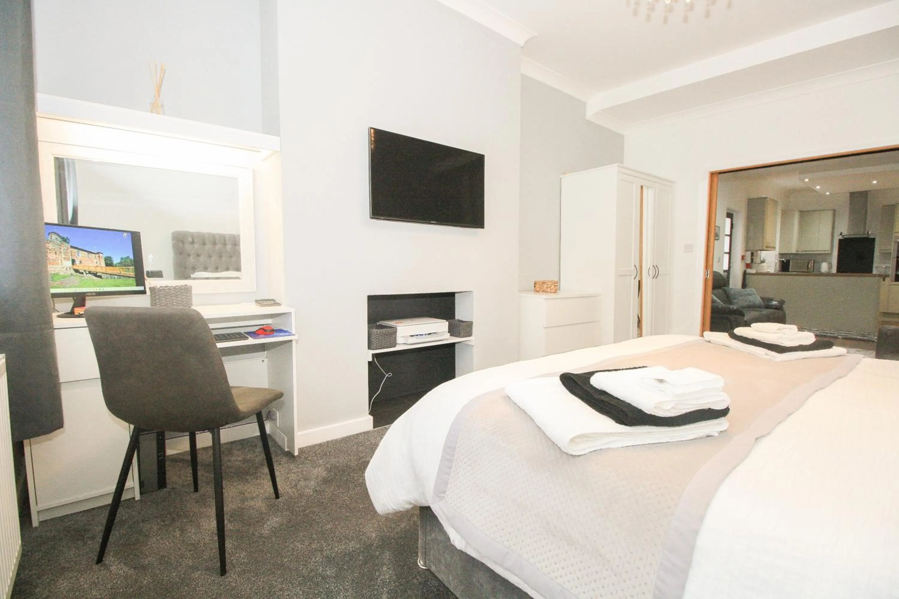 Bedroom in Roman Quarter