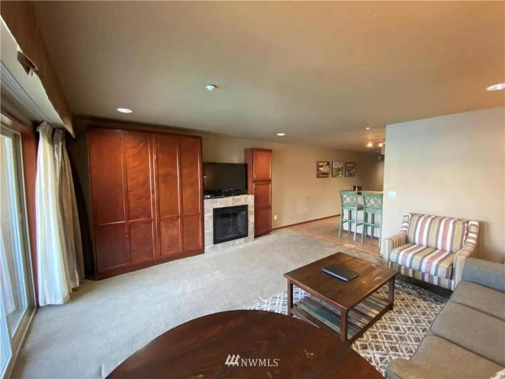 Grandview Lake Chelan- Waterfront View, Pool, Hot tub, Golf, 1 Min To Downtown