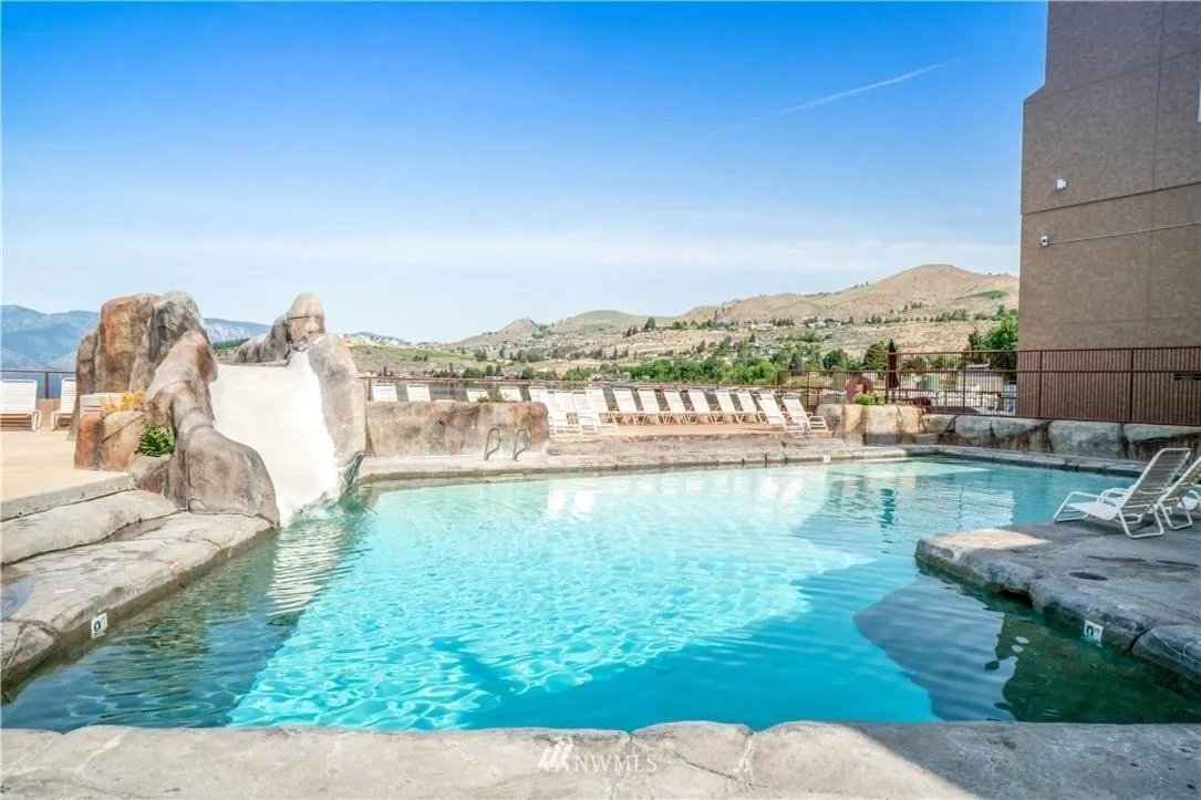 Grandview Lake Chelan- Waterfront View, Pool, Hot tub, Golf, 1 Min To Downtown