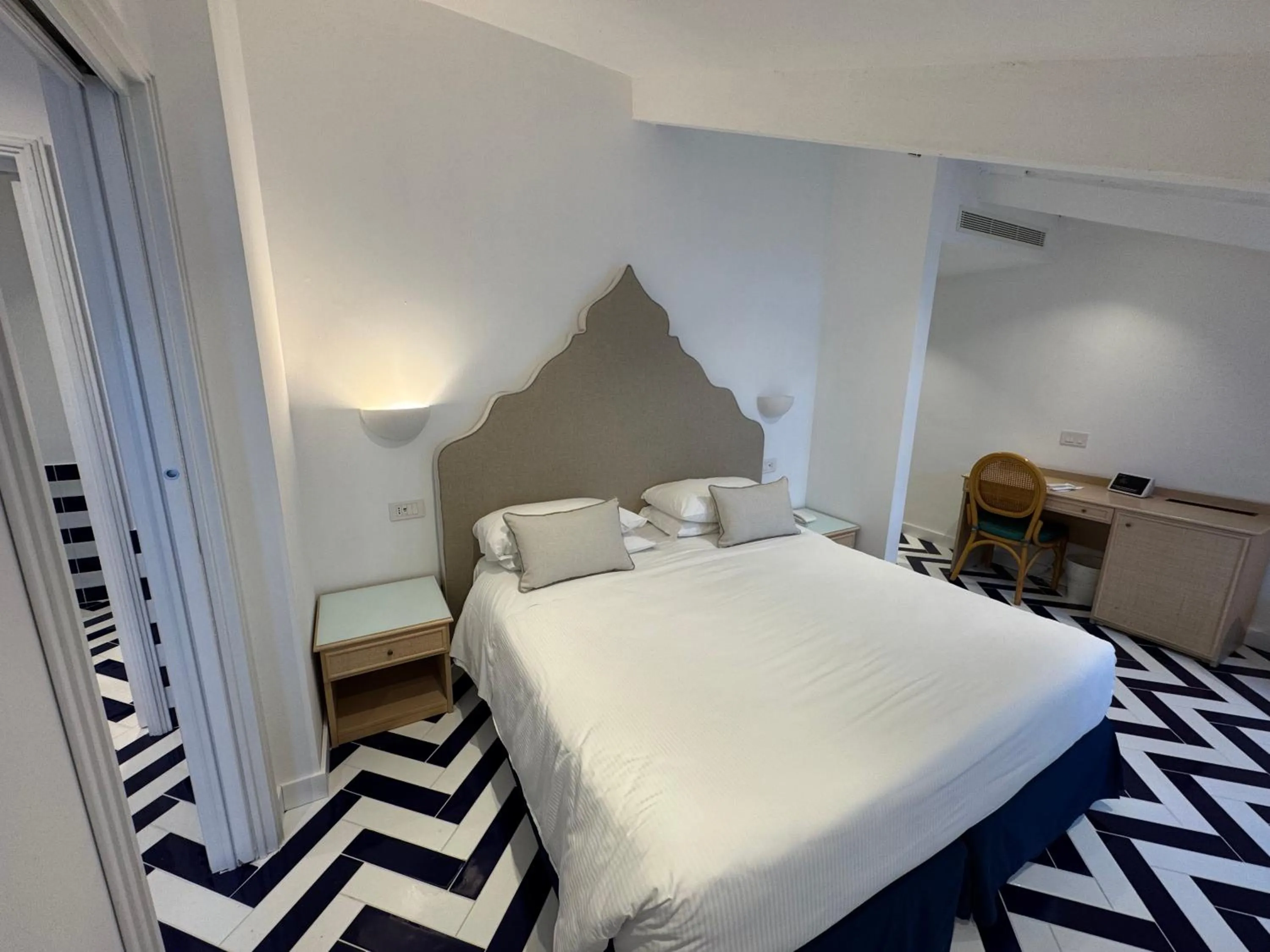 Bedroom, Bed in Grand Hotel Aminta