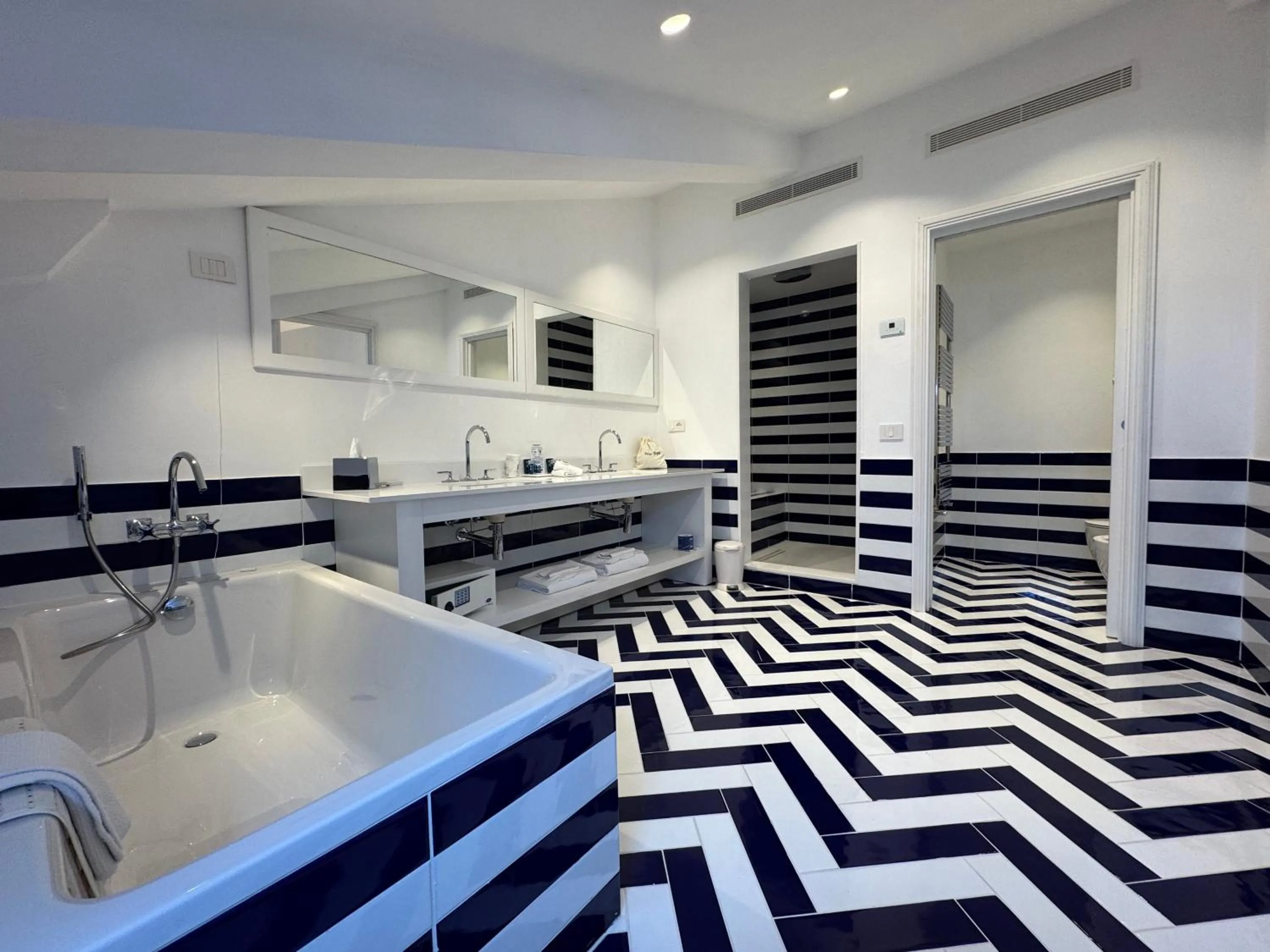 Bathroom in Grand Hotel Aminta