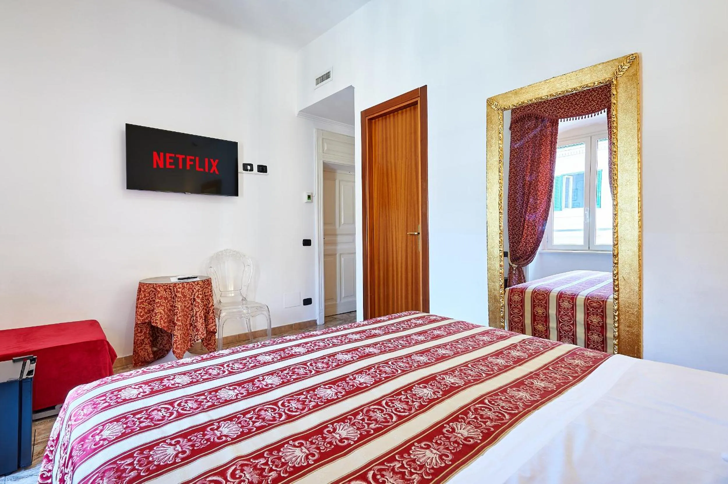 TV and multimedia, Bed in Hotel Virginia