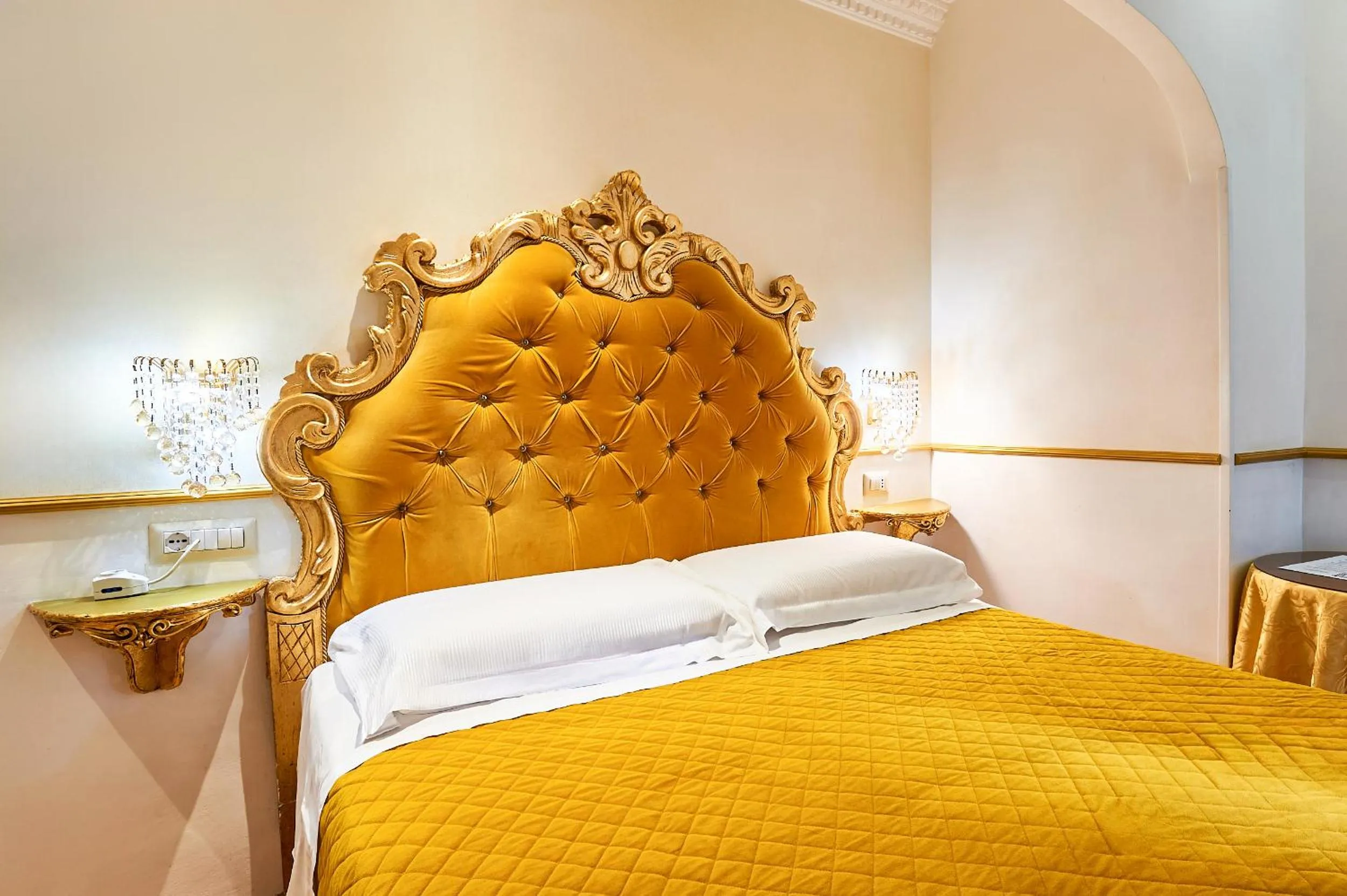 Bed in Hotel Virginia